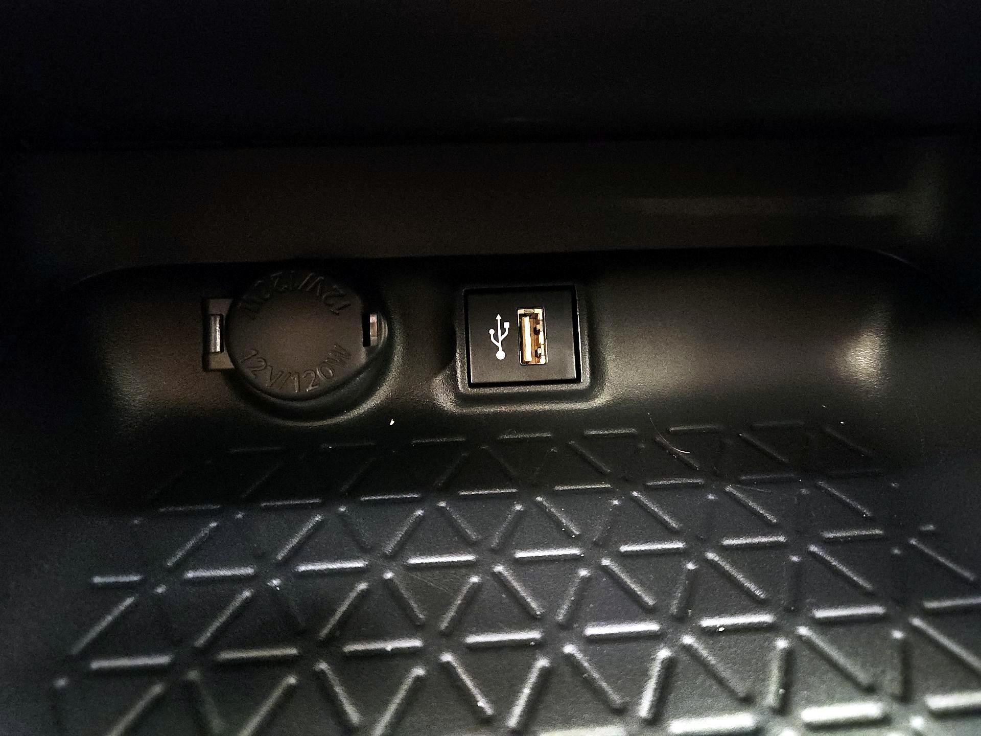 Thumbnail: 2023 Toyota RAV4 - 18