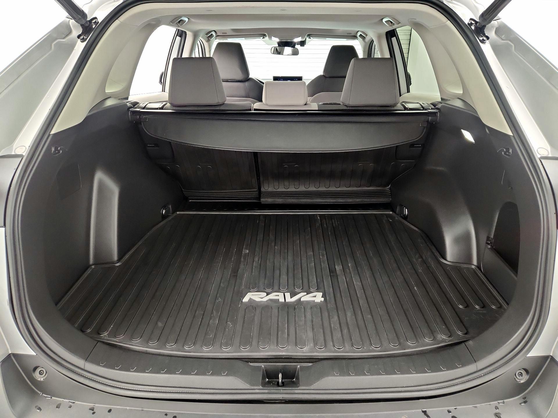 Thumbnail: 2023 Toyota RAV4 - 20