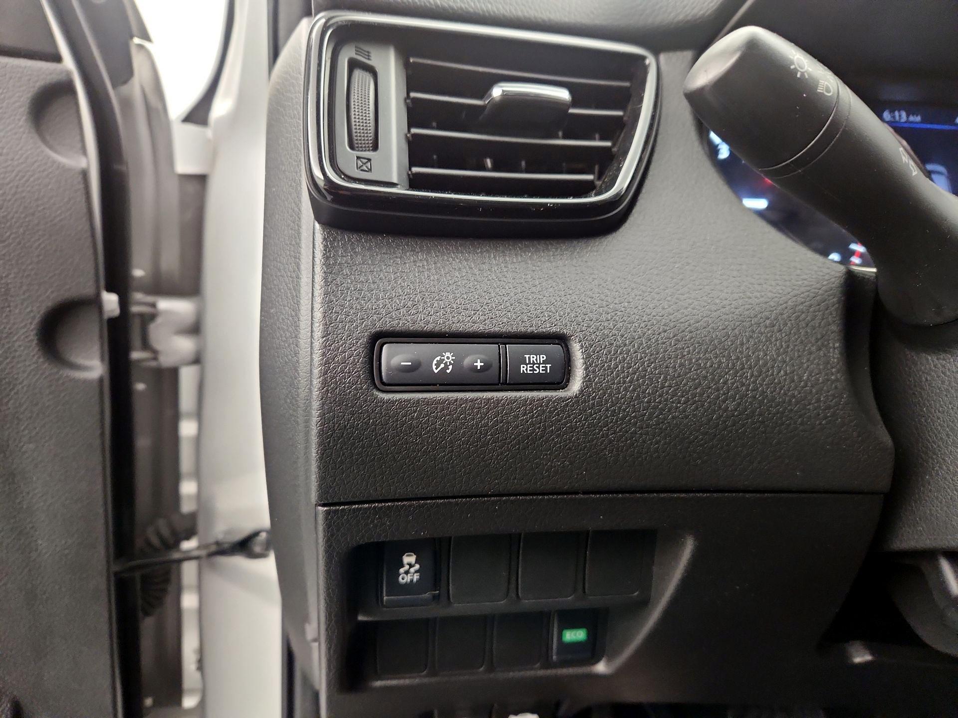 Thumbnail: 2019 Nissan Rogue Sport - 13