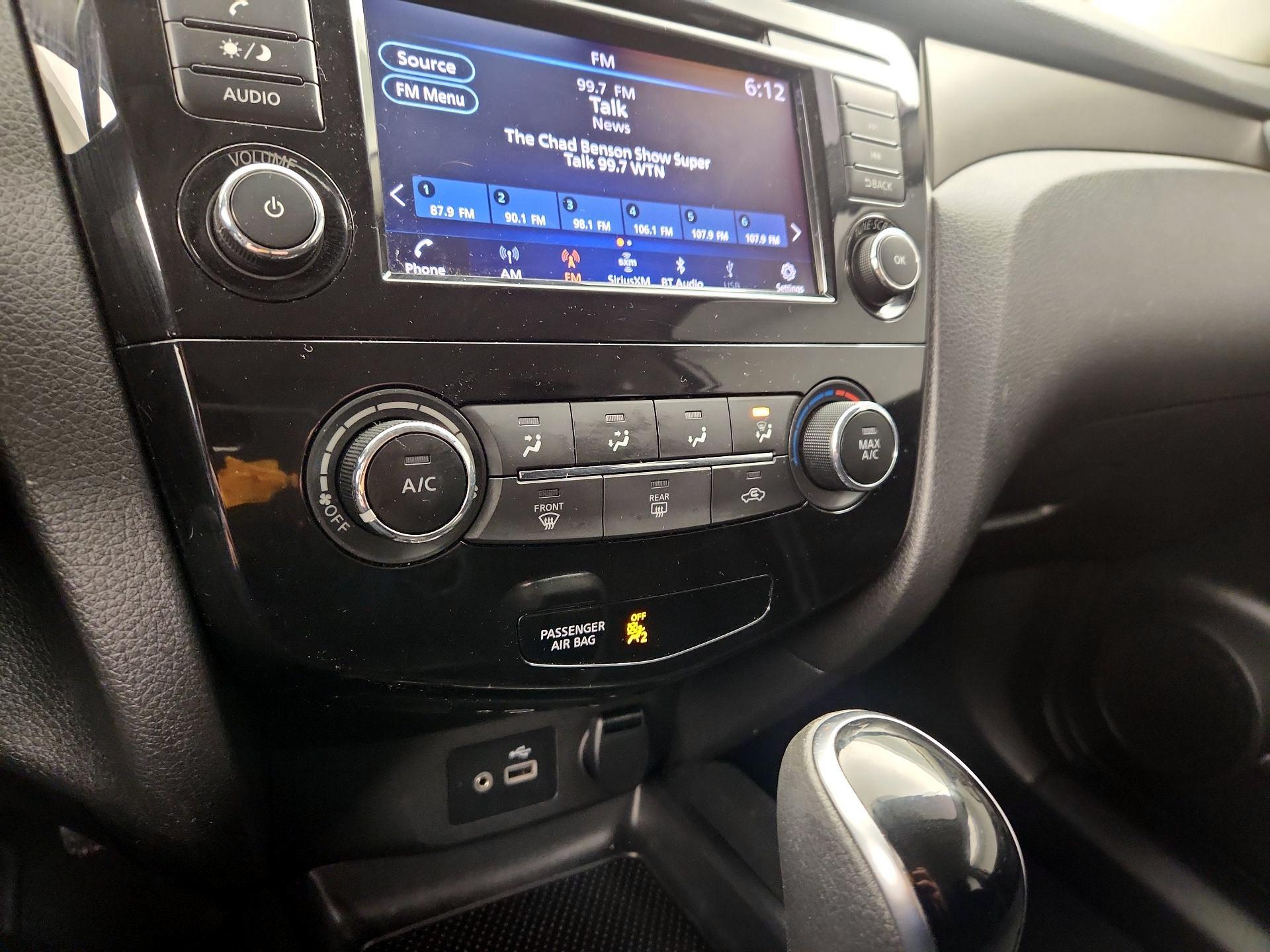 Thumbnail: 2019 Nissan Rogue Sport - 16