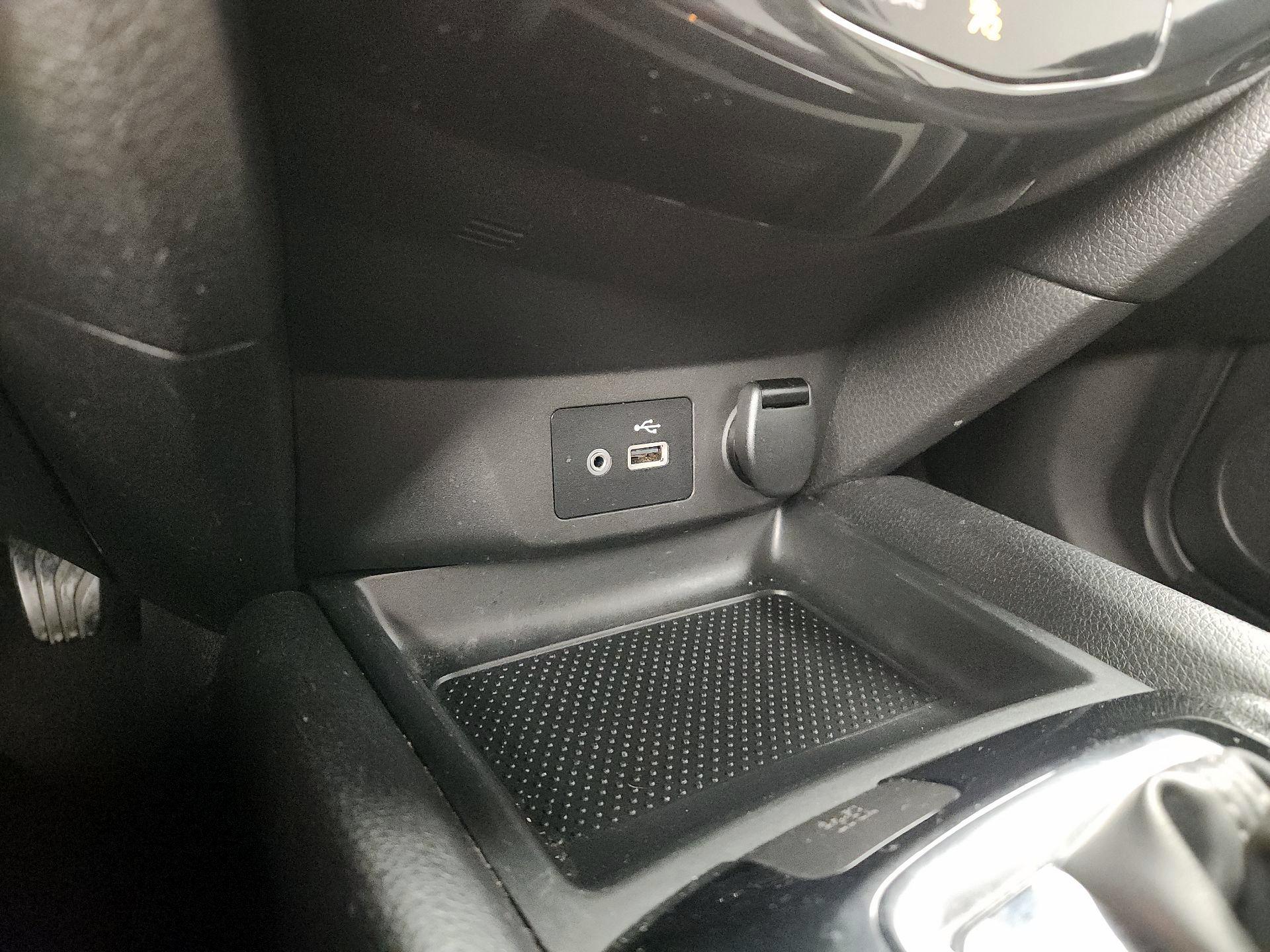 Thumbnail: 2019 Nissan Rogue Sport - 18