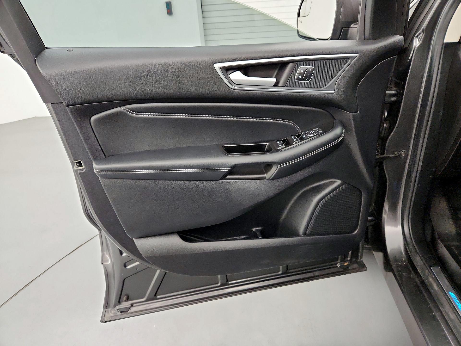 Thumbnail: 2018 Ford Edge - 12