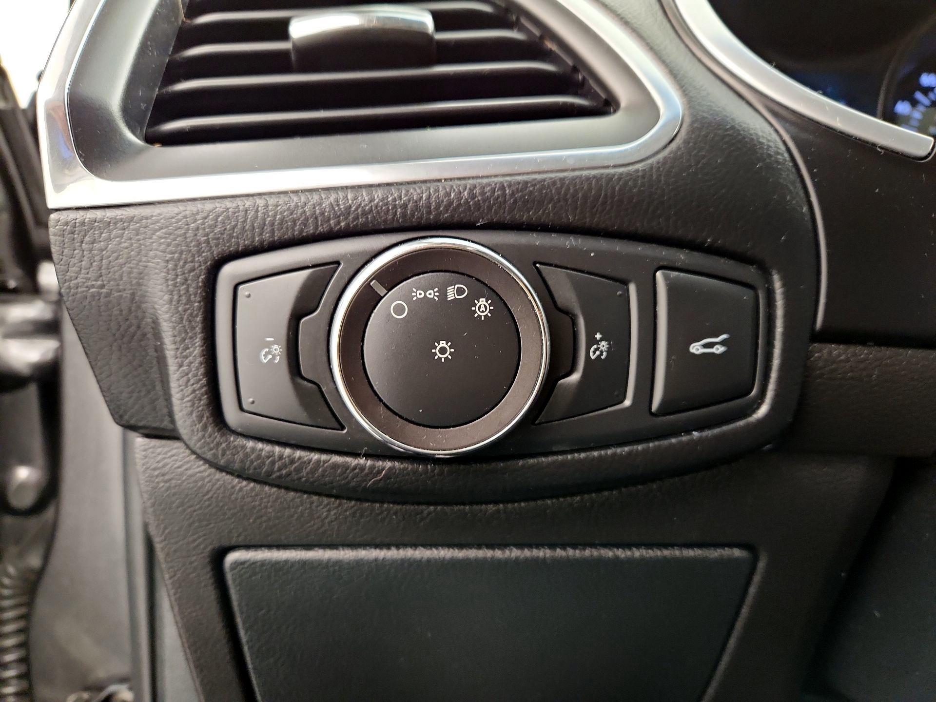 Thumbnail: 2018 Ford Edge - 13