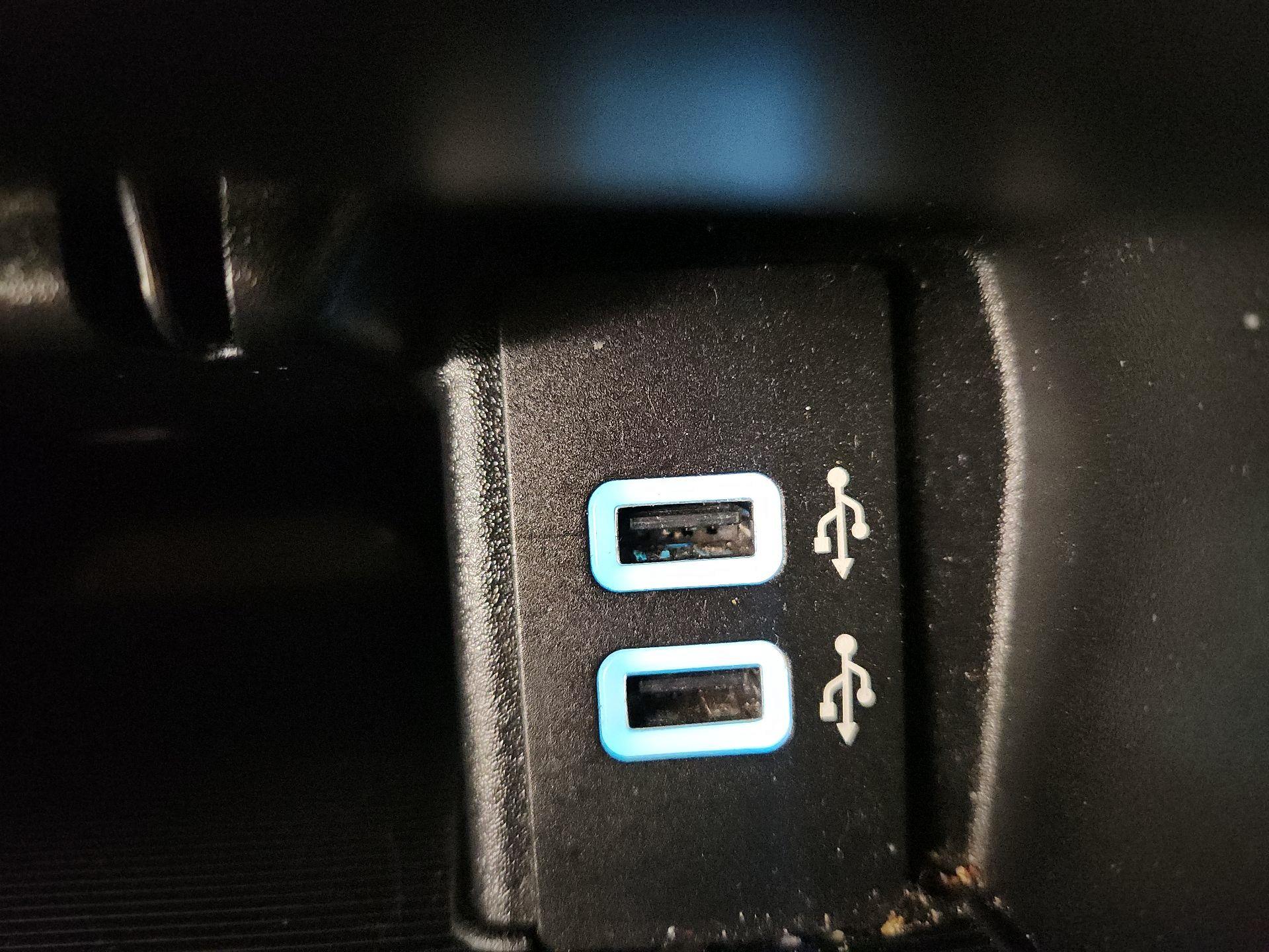 Thumbnail: 2018 Ford Edge - 18