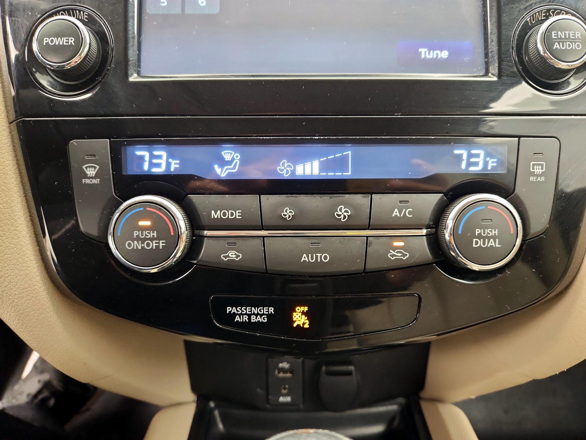 Thumbnail: 2016 Nissan Rogue - 16