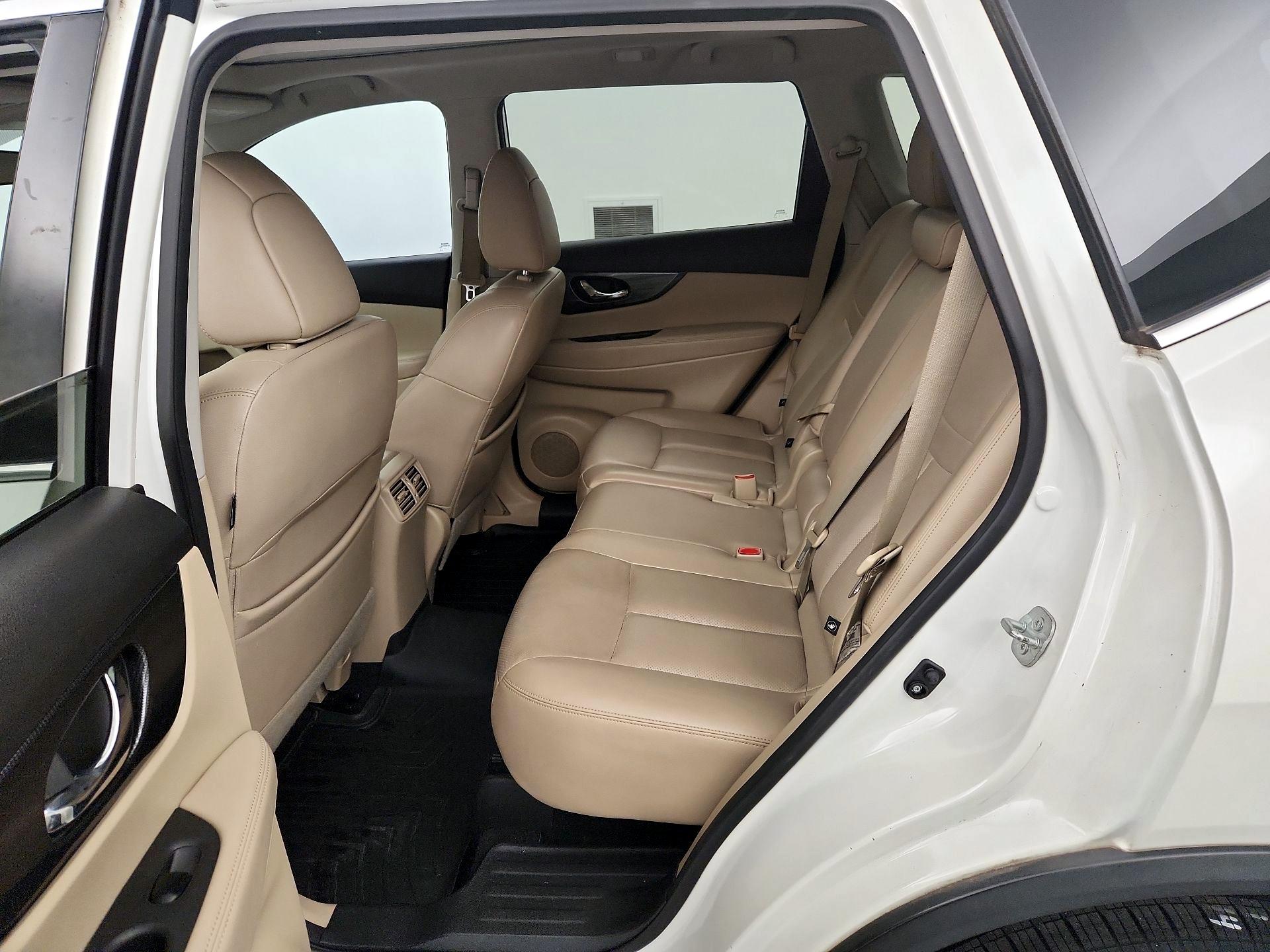 Thumbnail: 2016 Nissan Rogue - 19