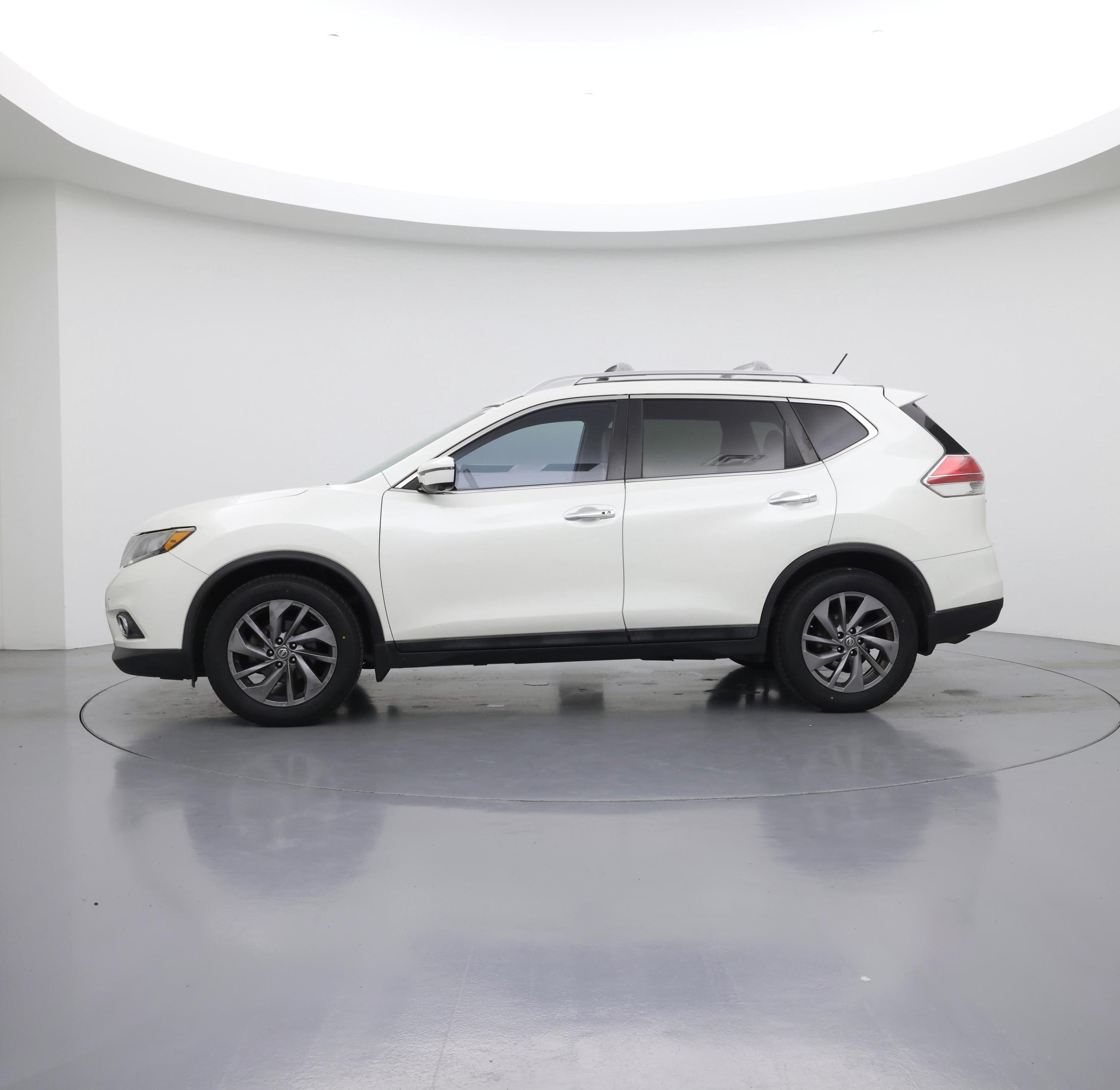 Thumbnail: 2016 Nissan Rogue - 3