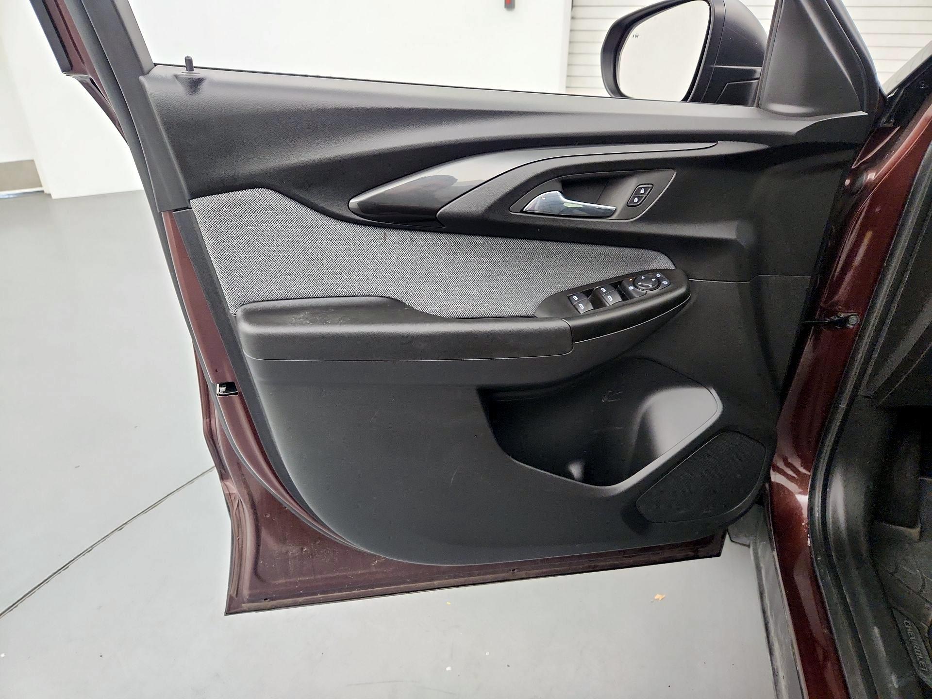 Thumbnail: 2023 Chevrolet TrailBlazer - 12