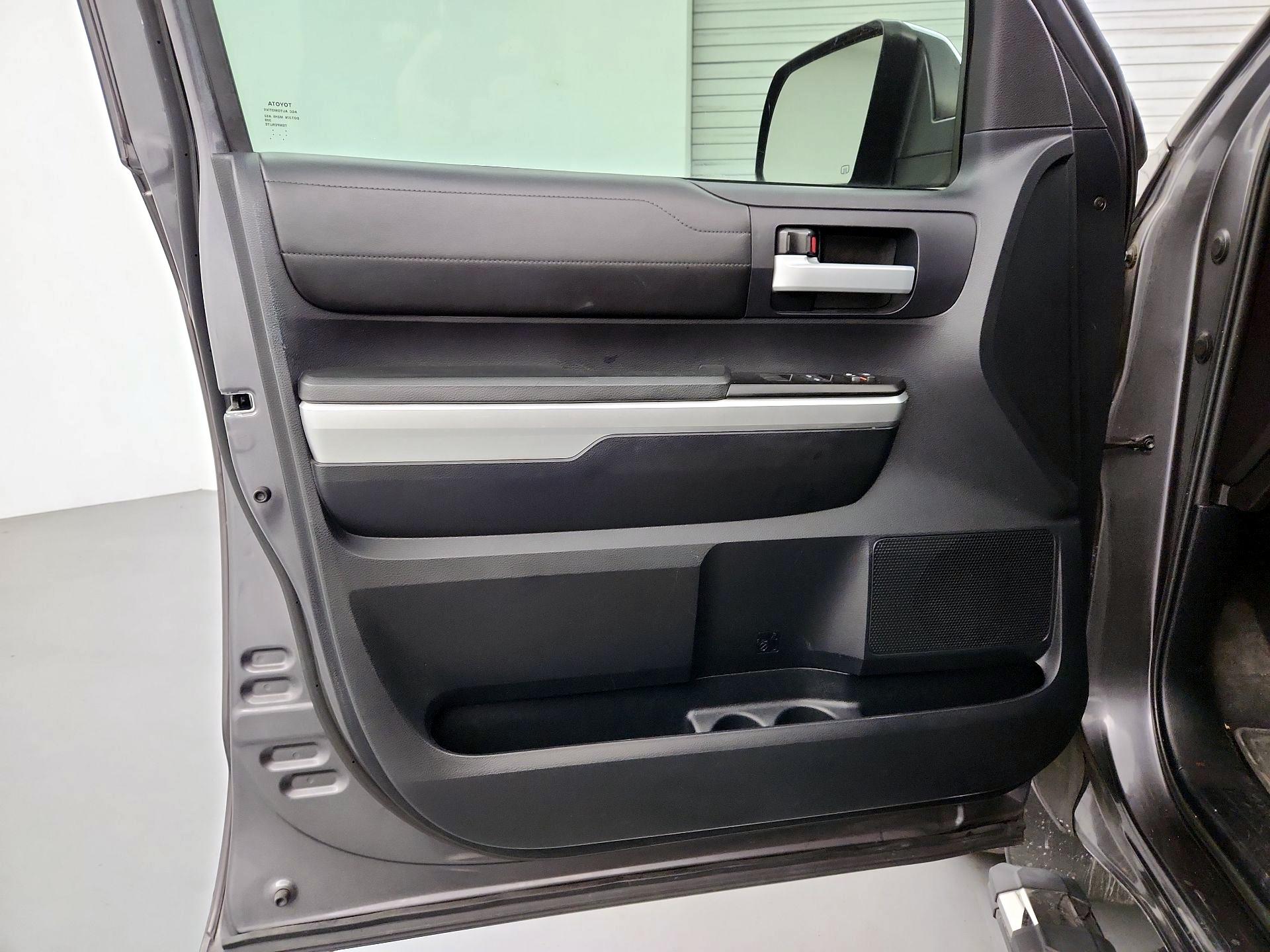 Thumbnail: 2015 Toyota Tundra - 12