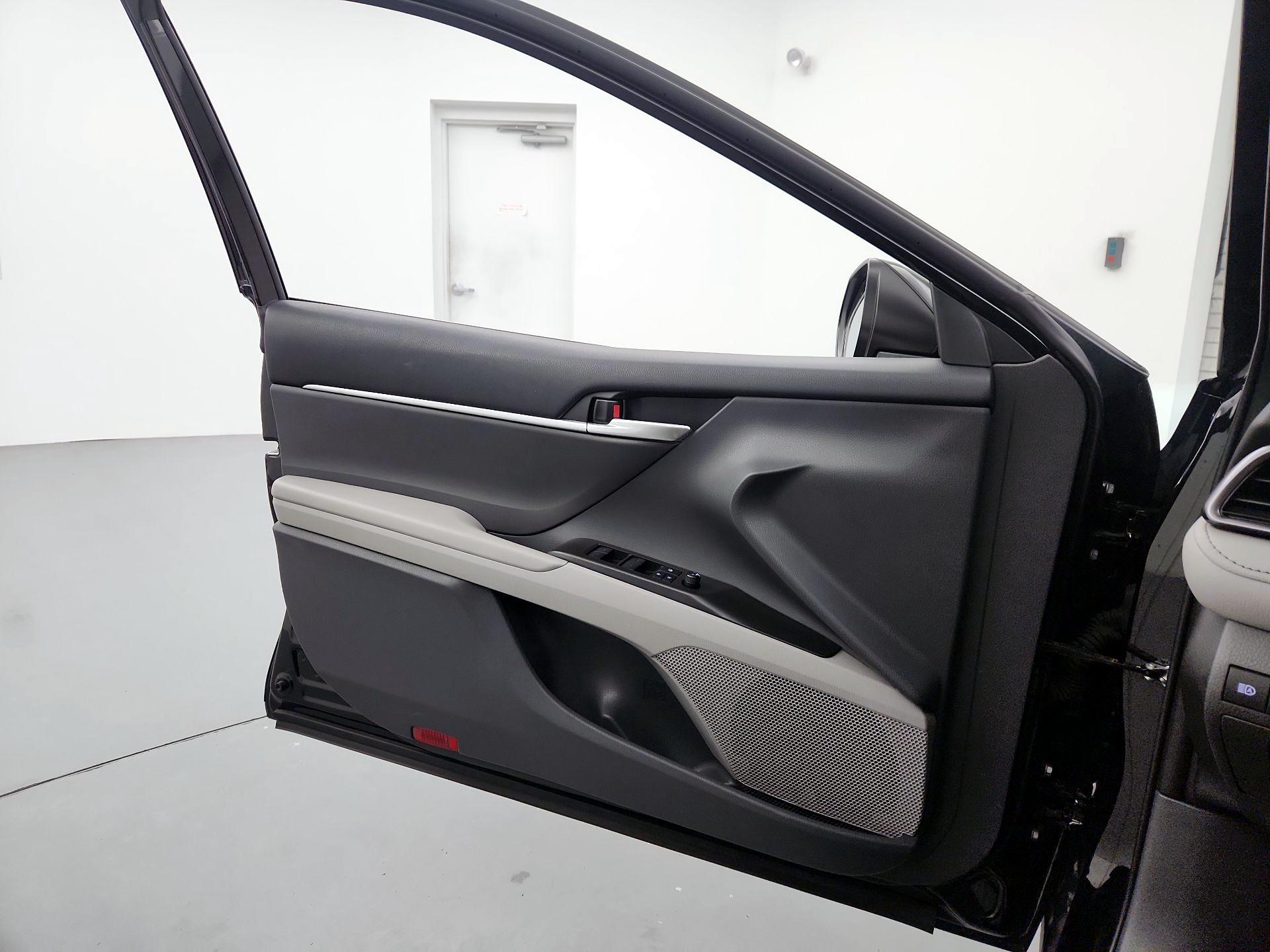 Thumbnail: 2023 Toyota Camry - 12