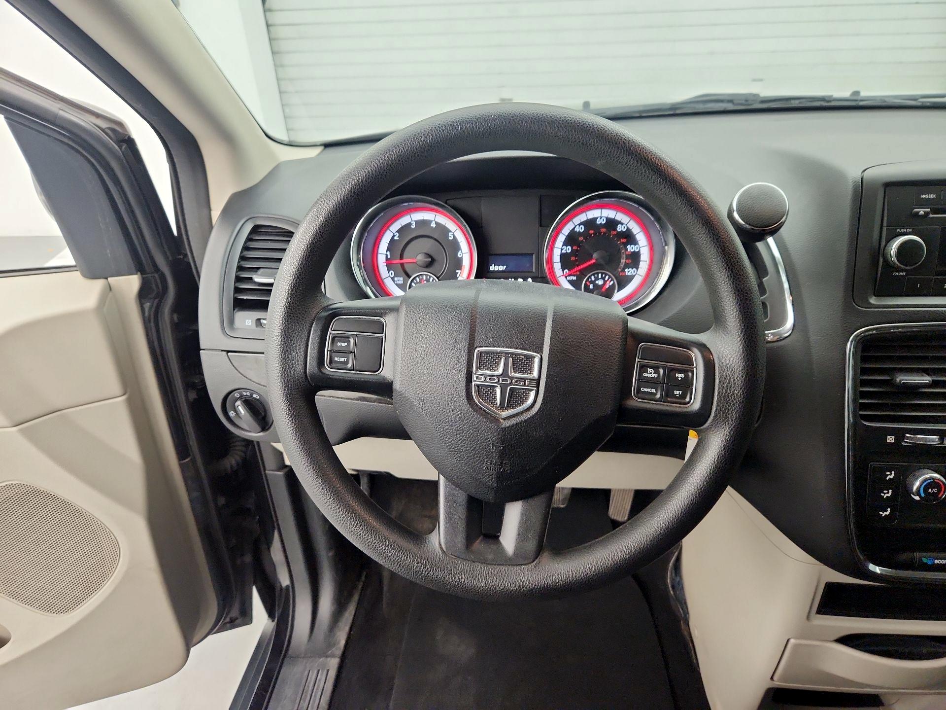 Thumbnail: 2015 Dodge Grand Caravan - 10