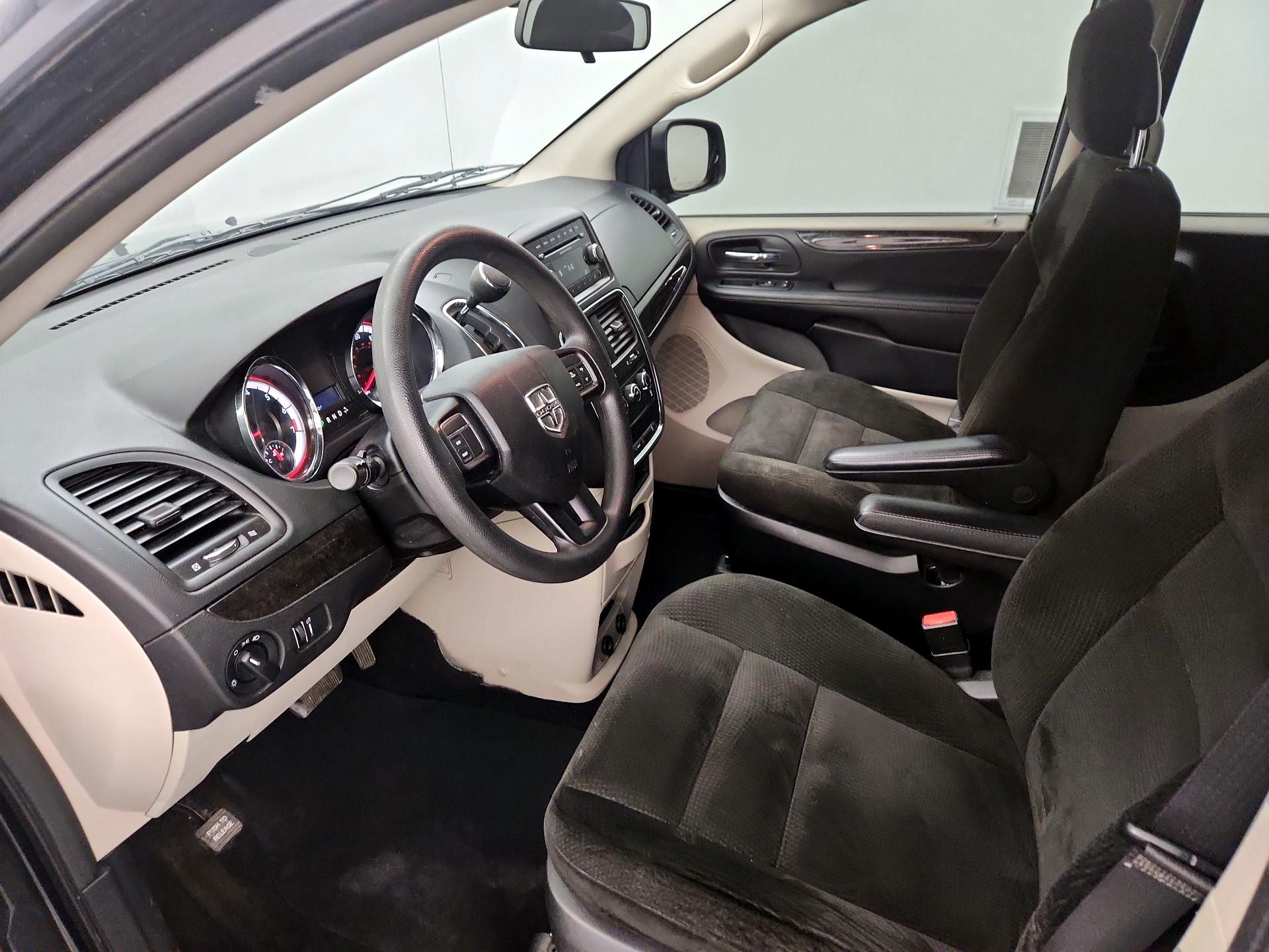 Thumbnail: 2015 Dodge Grand Caravan - 11