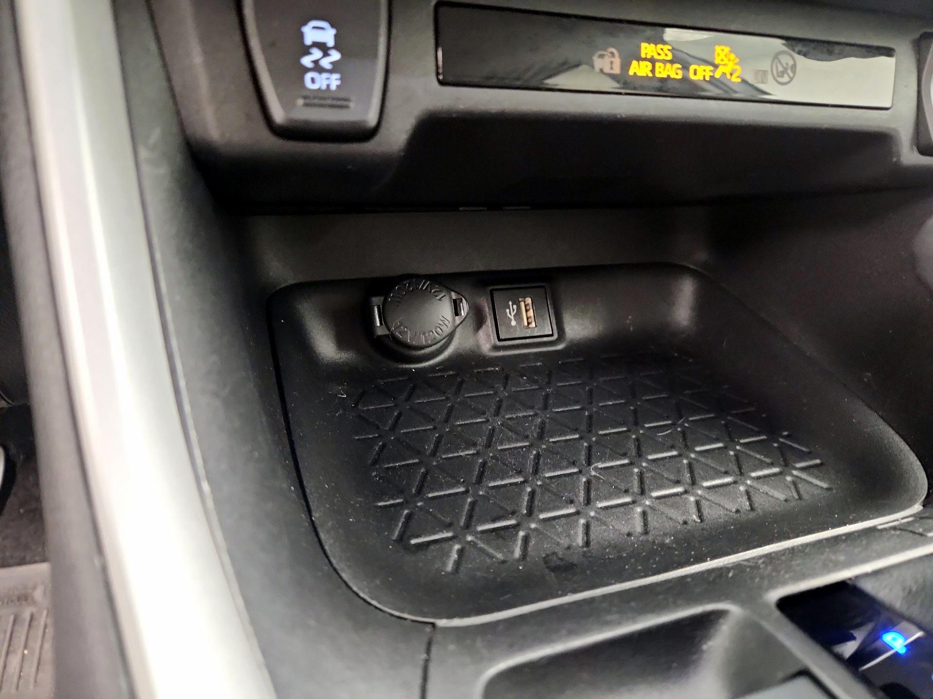 Thumbnail: 2023 Toyota RAV4 - 18