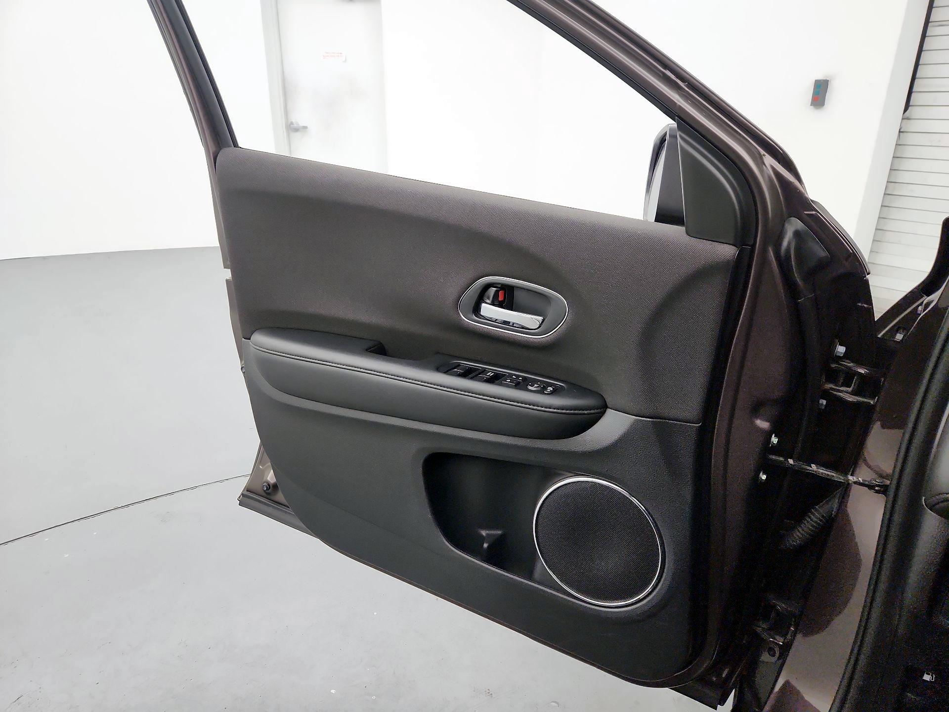 Thumbnail: 2019 Honda HR-V - 12