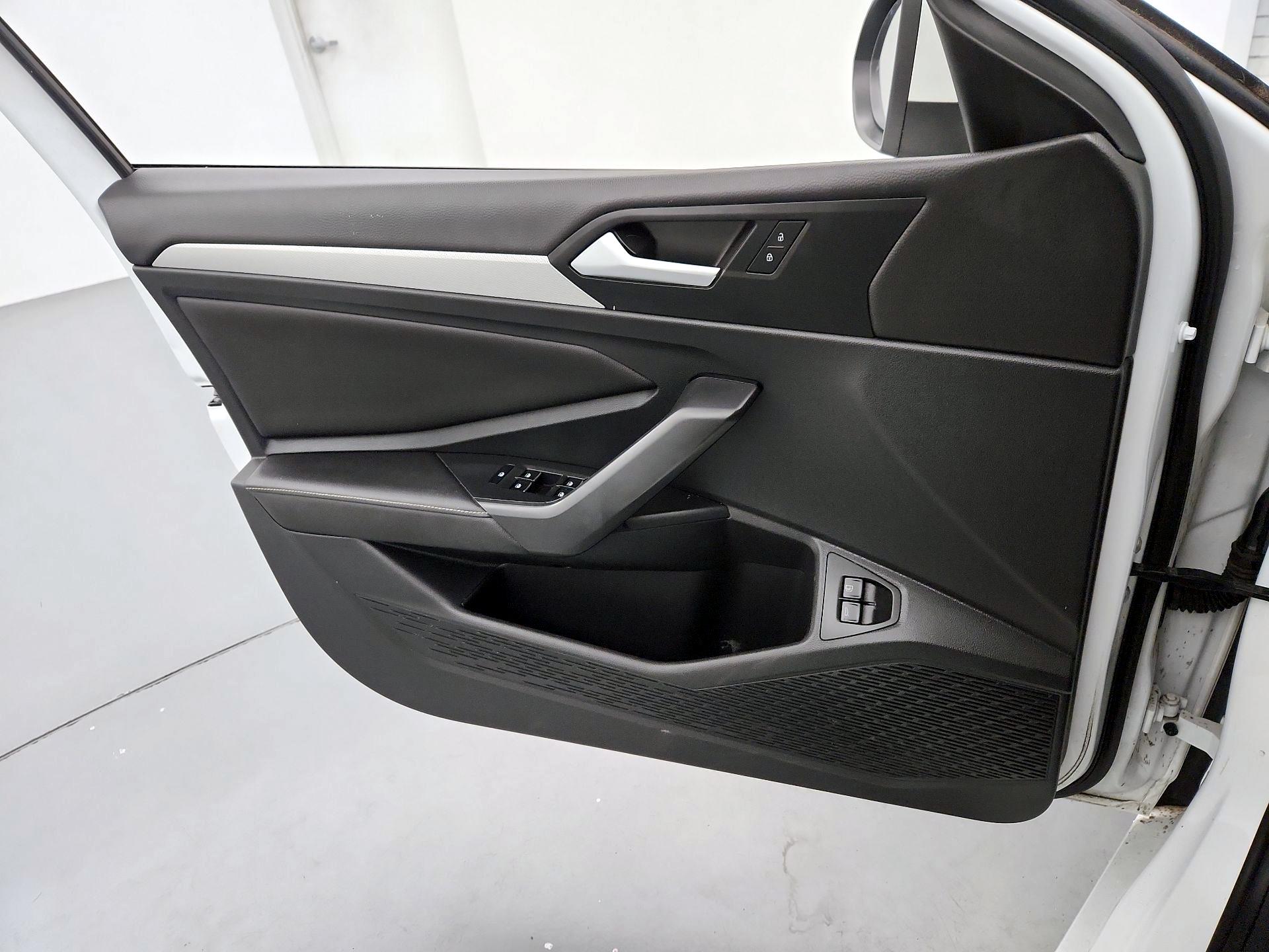 Thumbnail: 2022 Volkswagen Jetta - 12