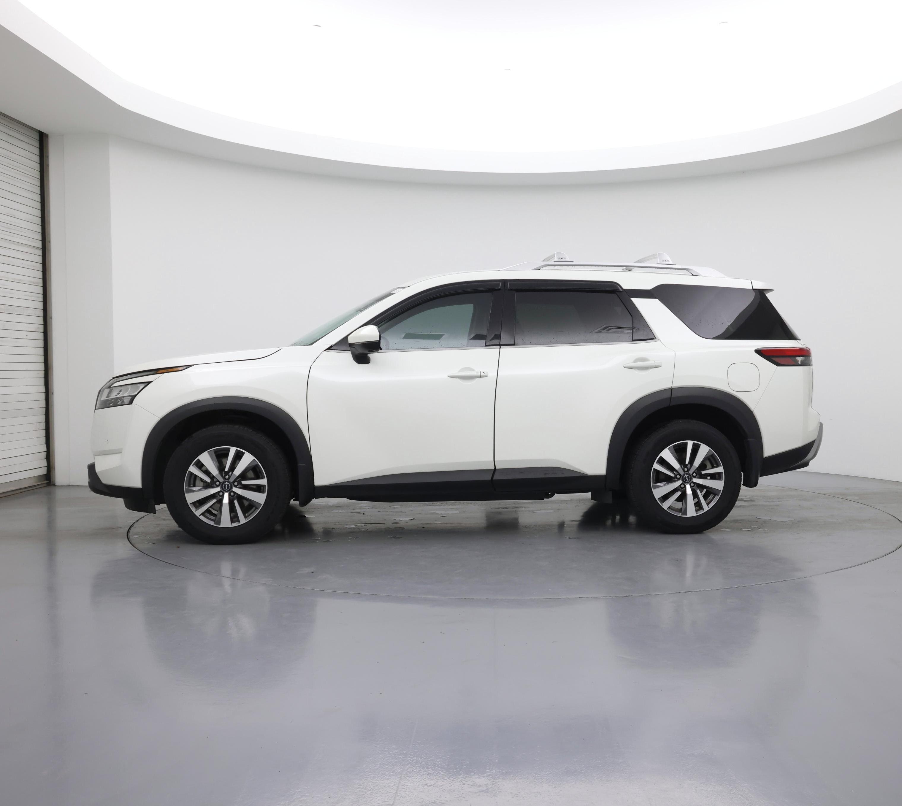 Thumbnail: 2023 Nissan Pathfinder - 3