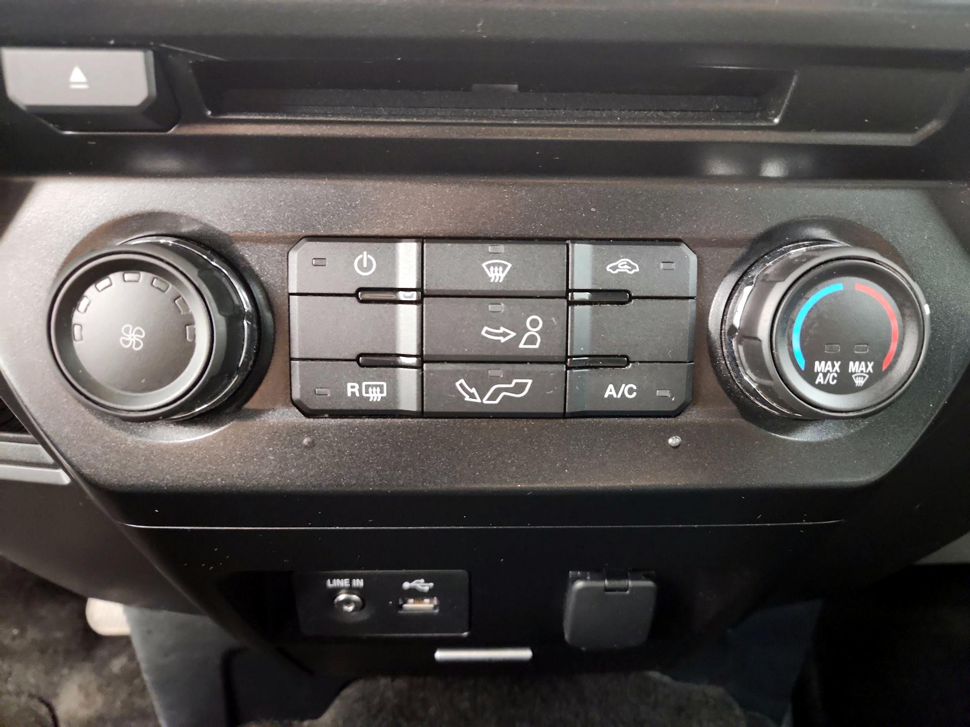 Thumbnail: 2015 Ford F-150 - 16