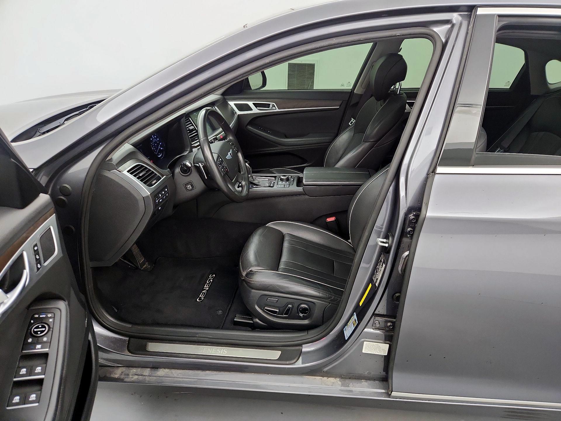 Thumbnail: 2016 Hyundai Genesis - 11