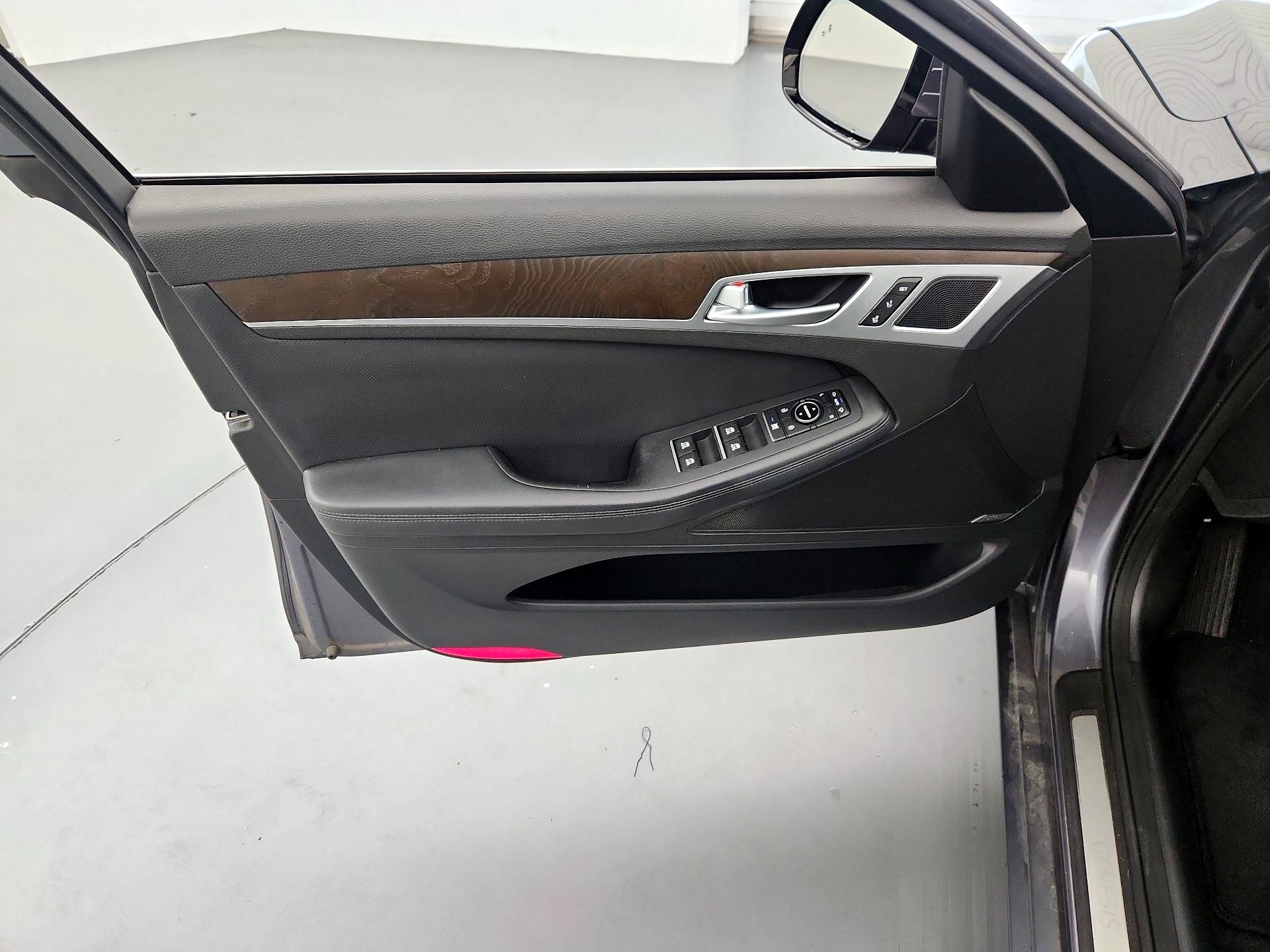 Thumbnail: 2016 Hyundai Genesis - 12