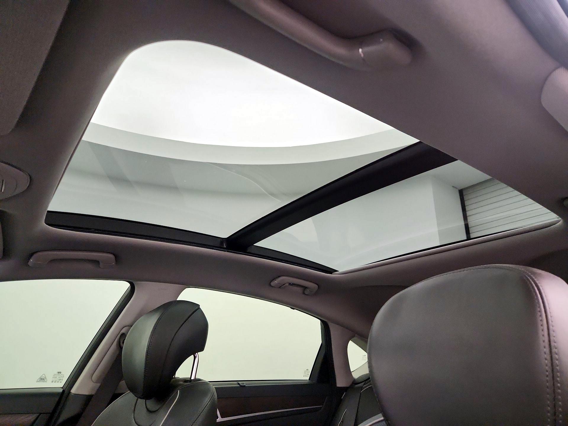 Thumbnail: 2016 Hyundai Genesis - 20