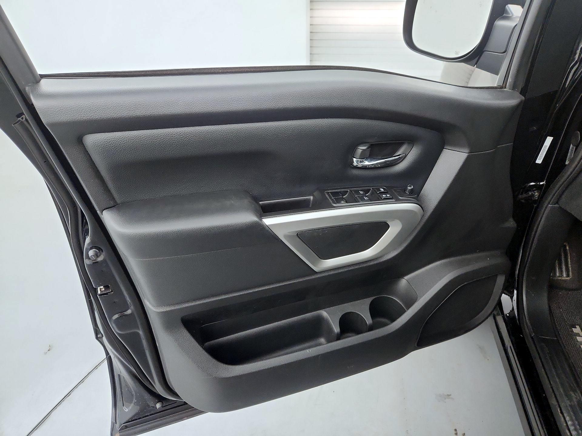 Thumbnail: 2021 Nissan Titan - 12