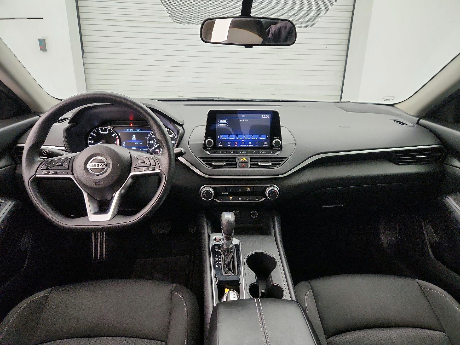 Thumbnail: 2020 Nissan Altima - 9