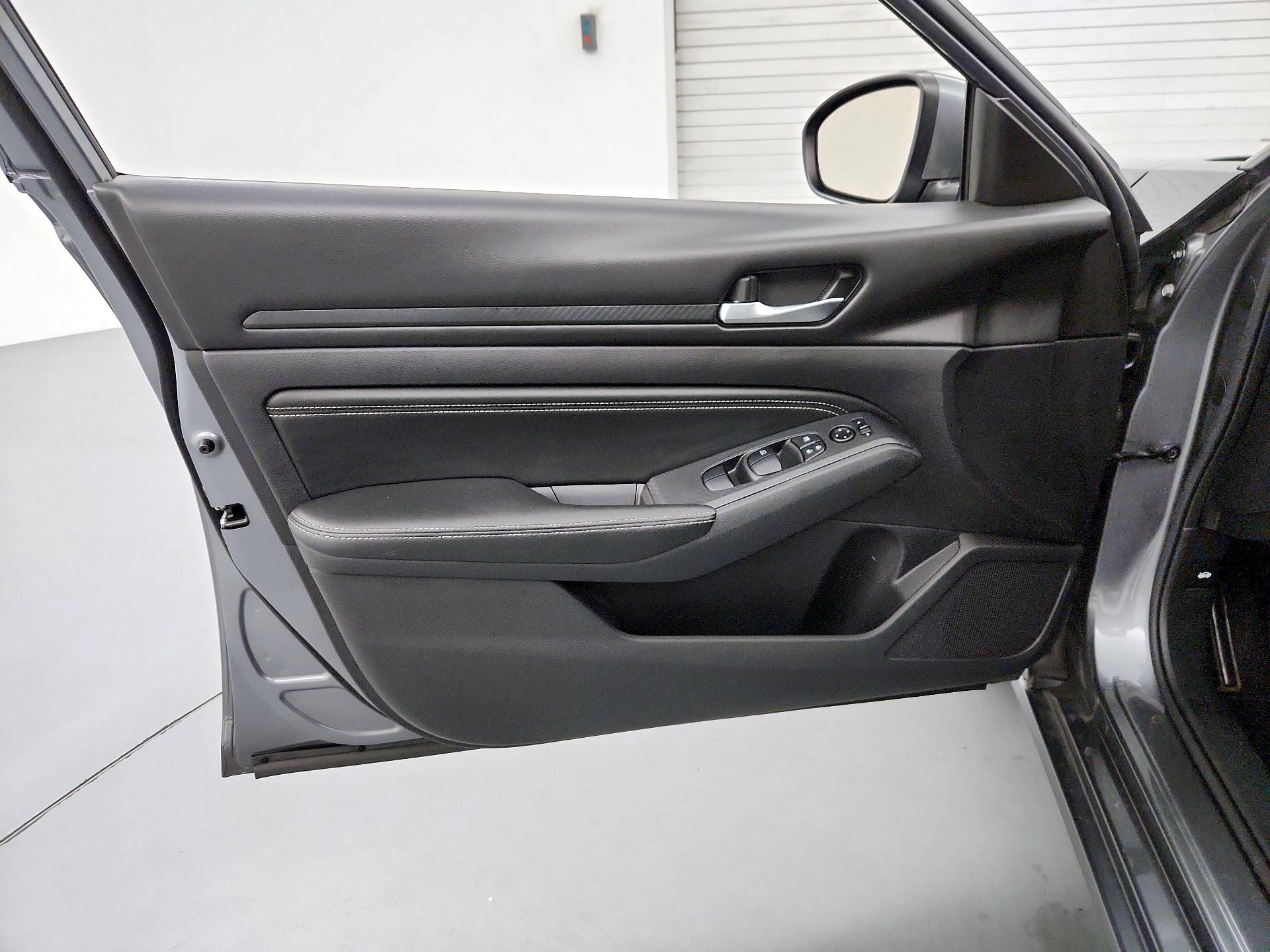 Thumbnail: 2020 Nissan Altima - 12