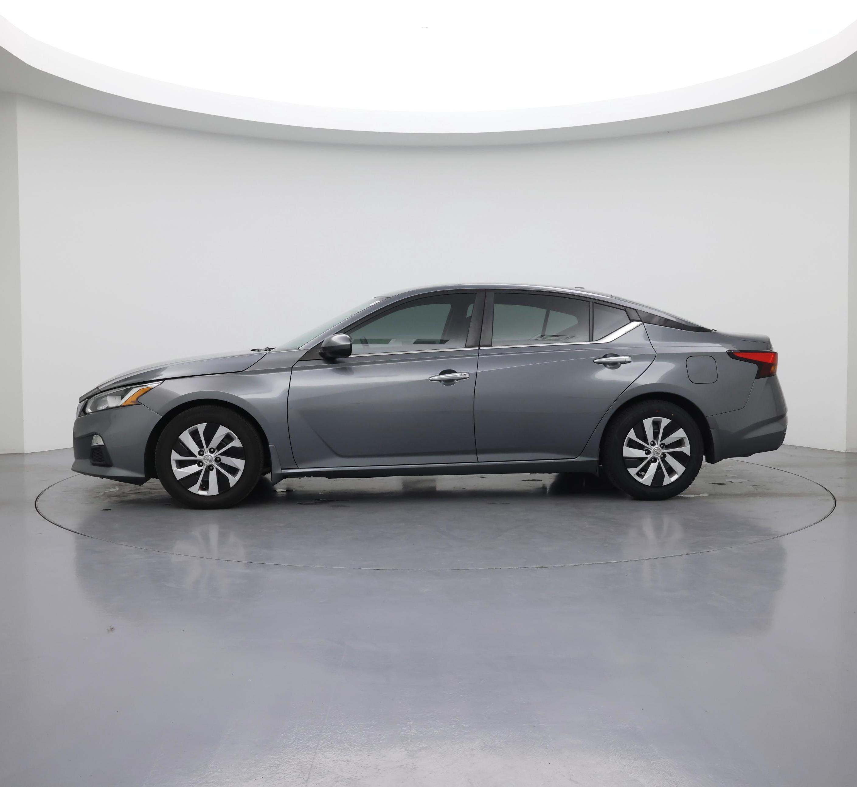 Thumbnail: 2020 Nissan Altima - 3