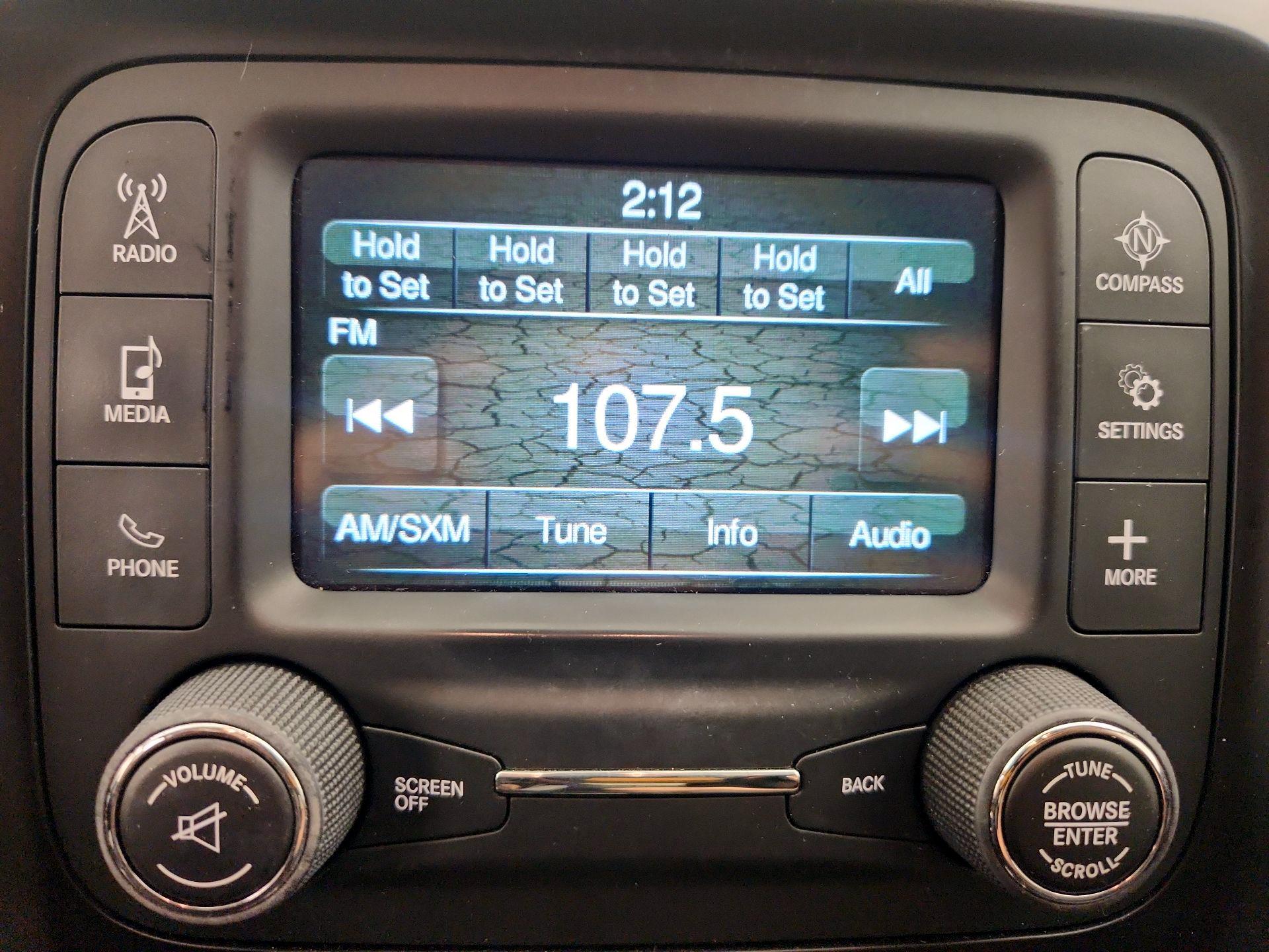 Thumbnail: 2018 Jeep Cherokee - 15