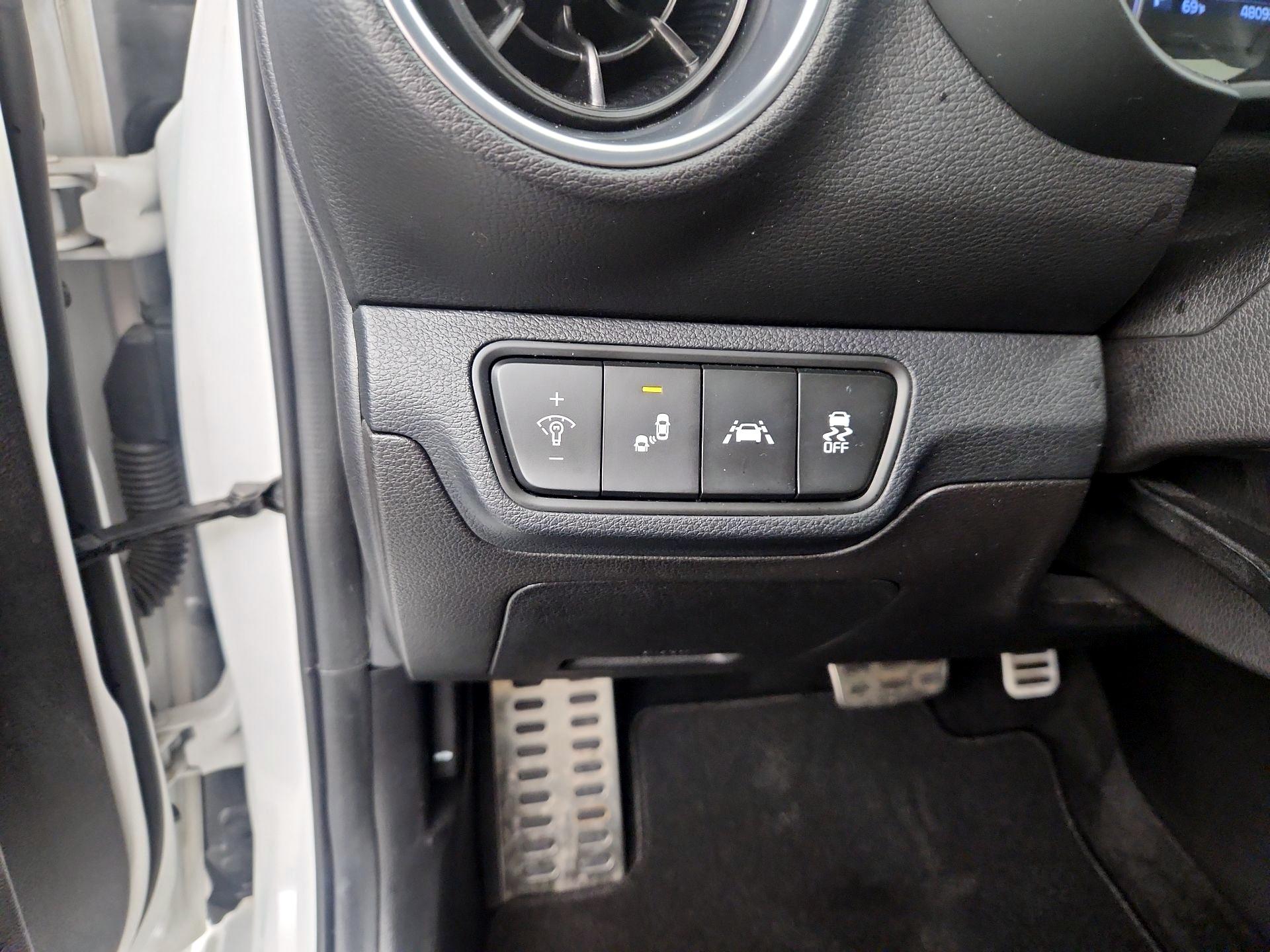 Thumbnail: 2021 Kia Forte - 13