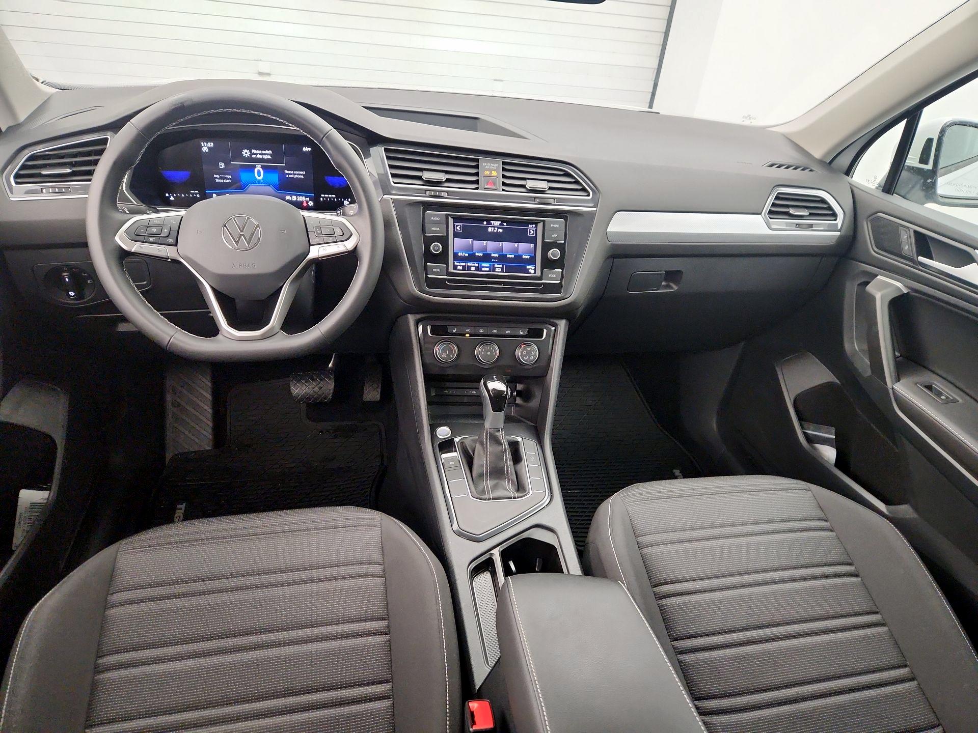 Thumbnail: 2024 Volkswagen Tiguan - 9