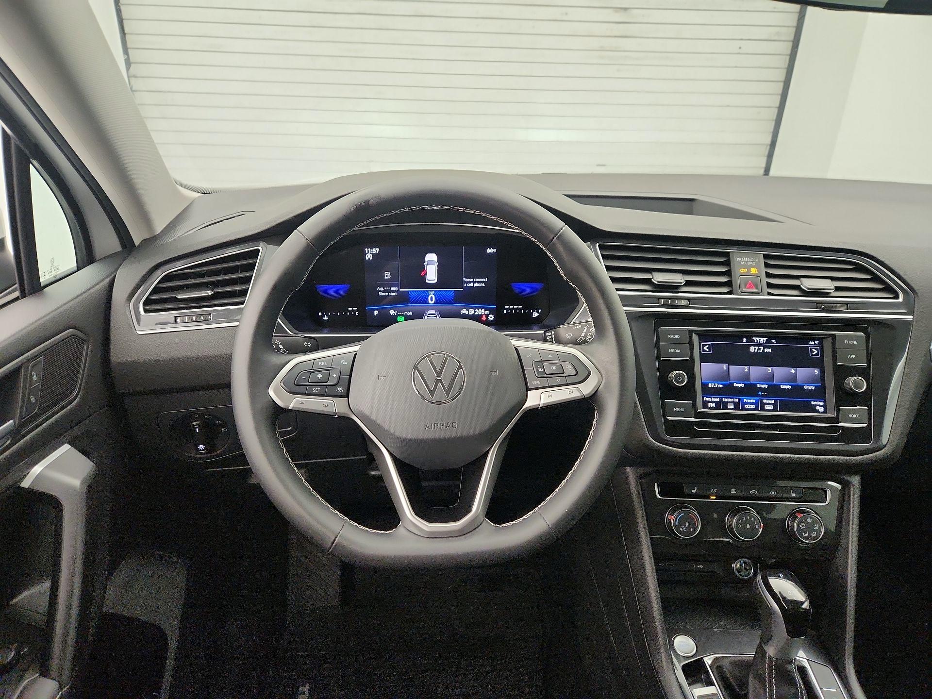 Thumbnail: 2024 Volkswagen Tiguan - 10