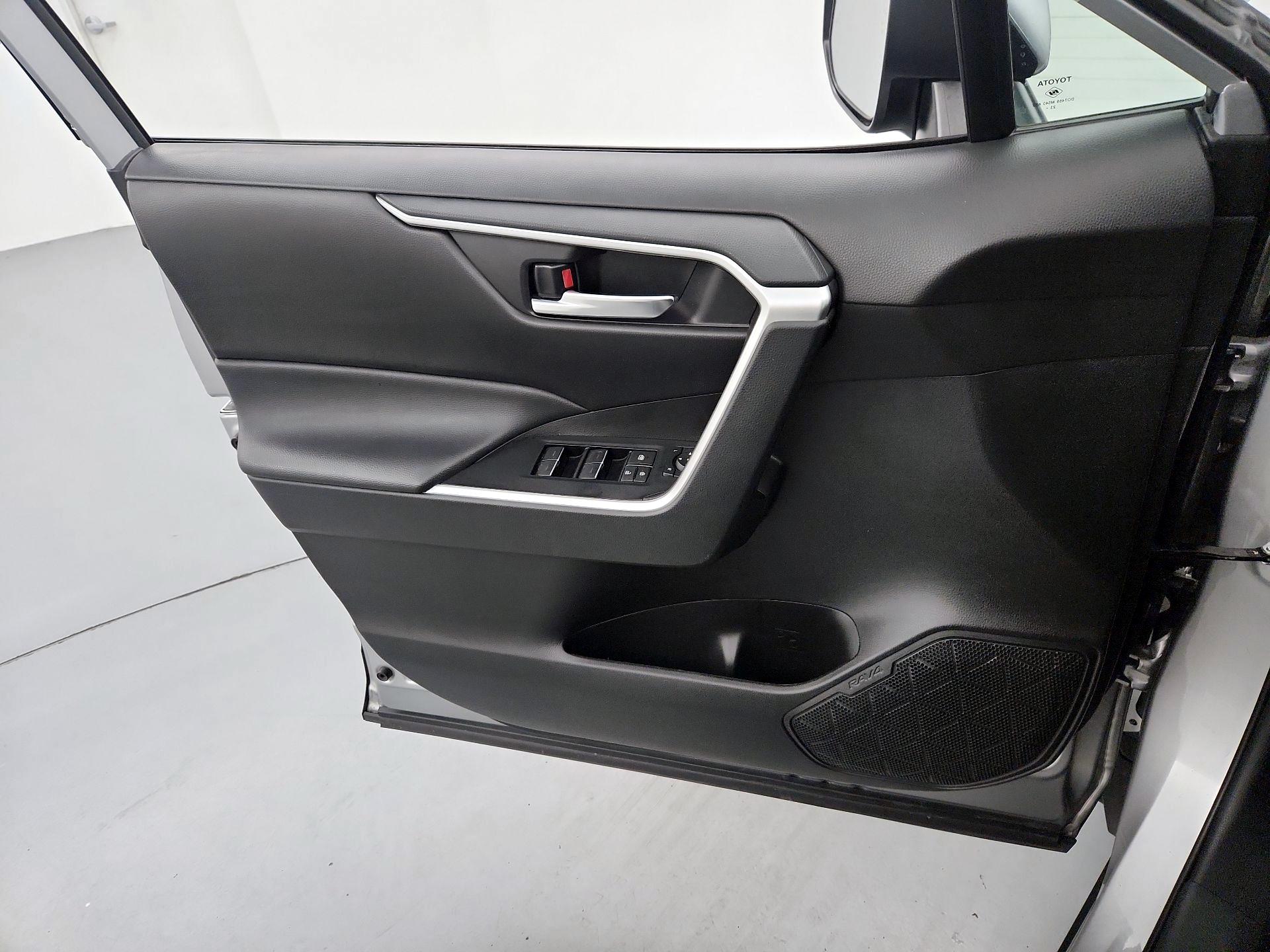 Thumbnail: 2024 Toyota RAV4 - 12