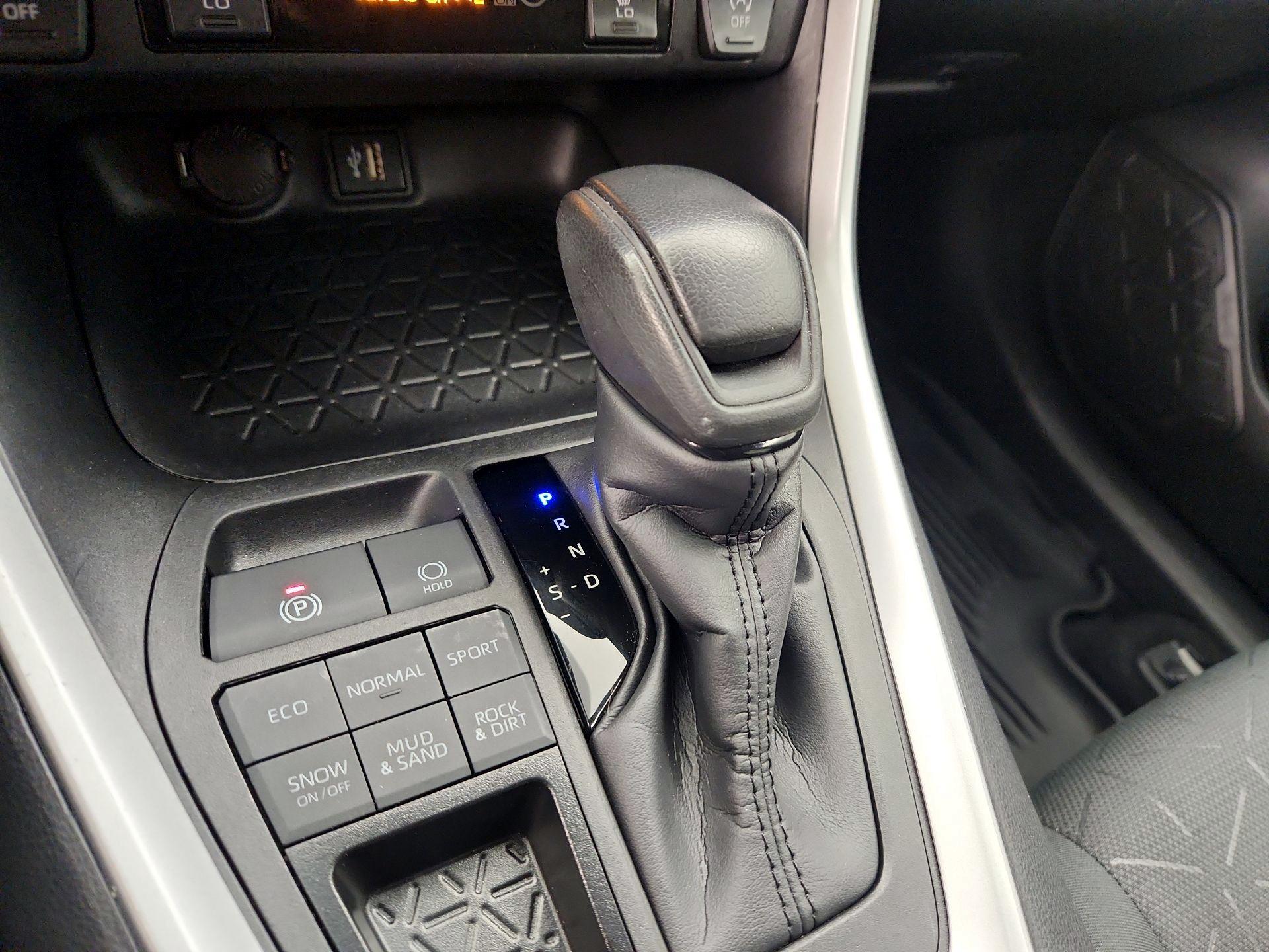 Thumbnail: 2024 Toyota RAV4 - 17