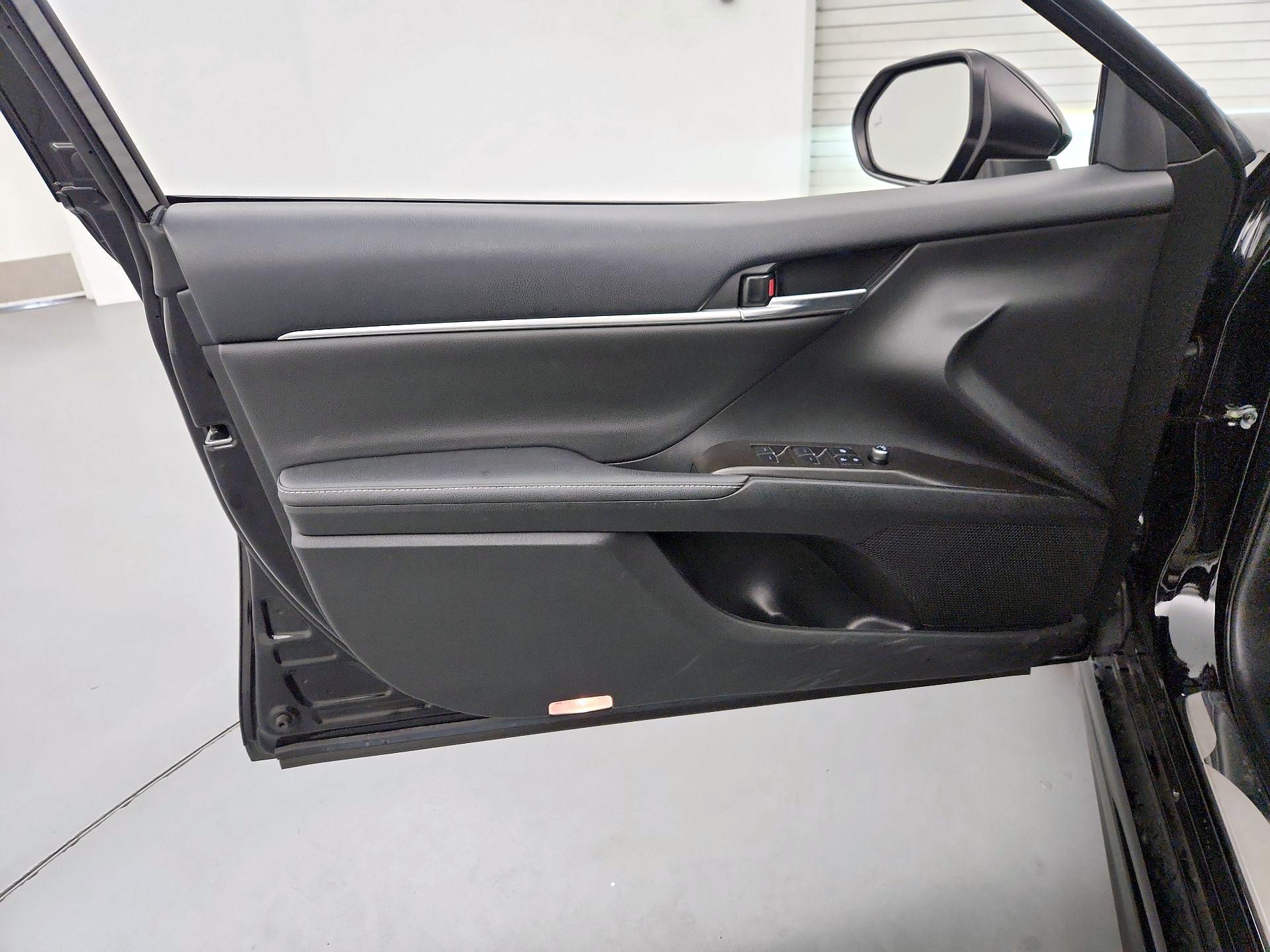 Thumbnail: 2023 Toyota Camry - 12