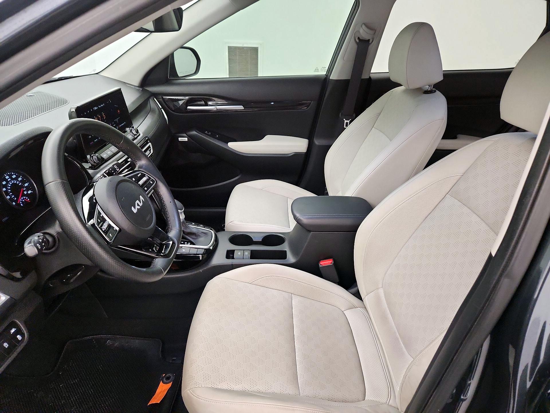 Thumbnail: 2023 Kia Seltos - 11