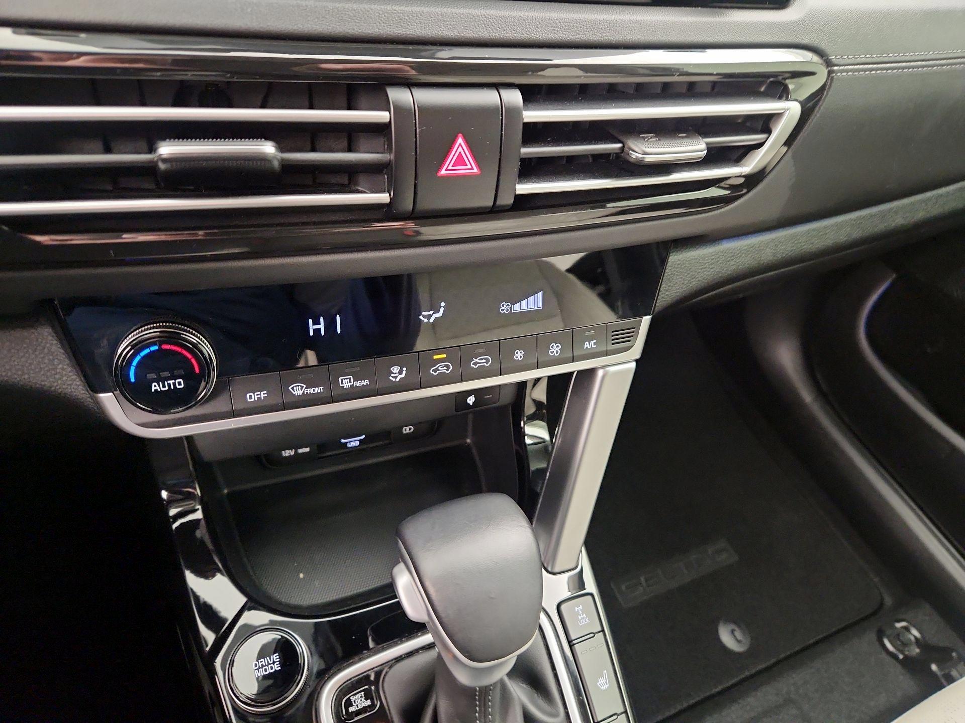 Thumbnail: 2023 Kia Seltos - 16