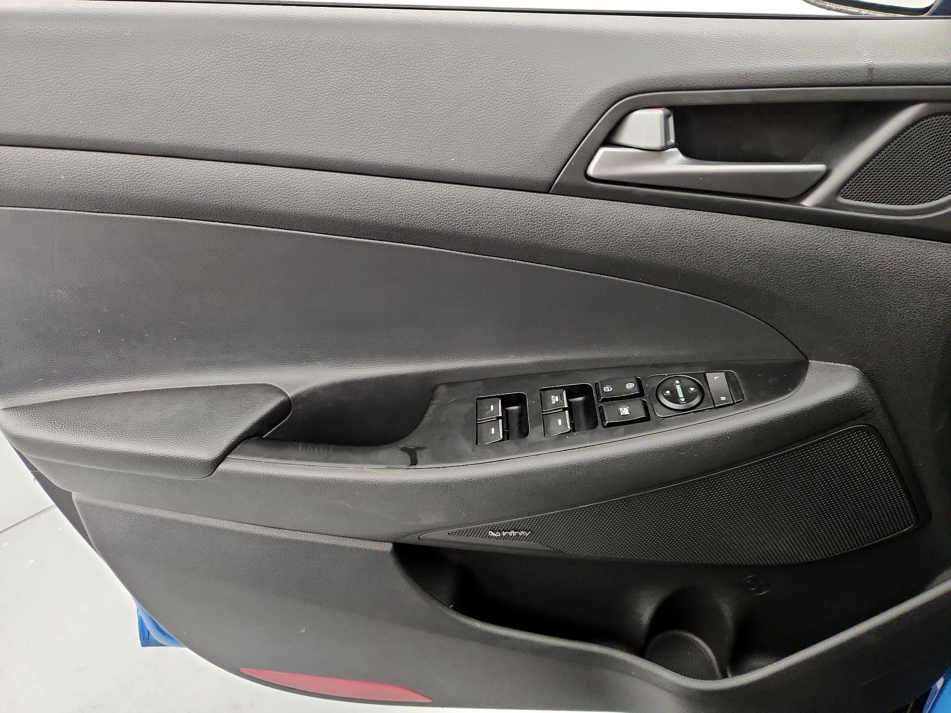 Thumbnail: 2017 Hyundai Tucson - 12