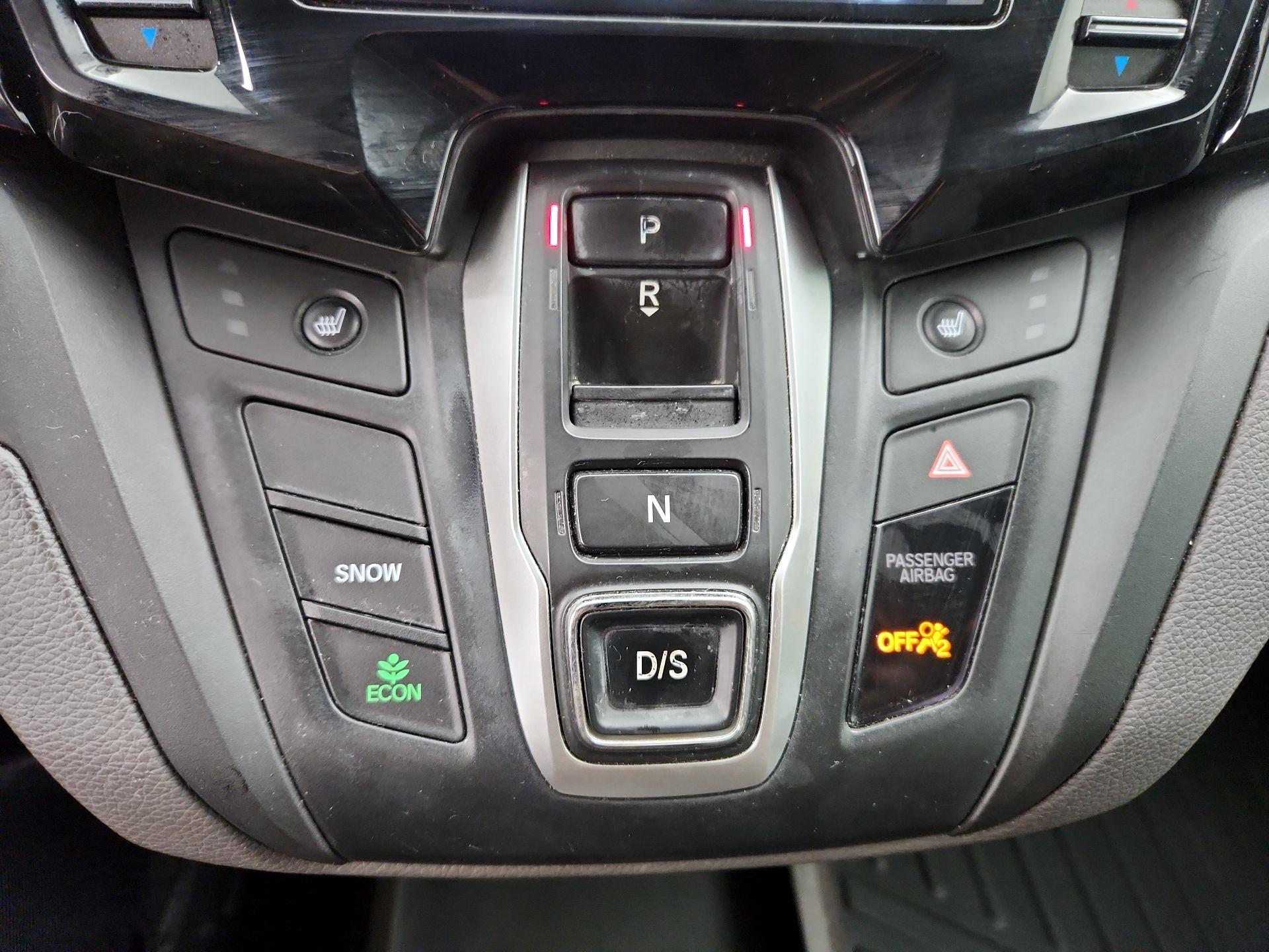 Thumbnail: 2018 Honda Odyssey - 17