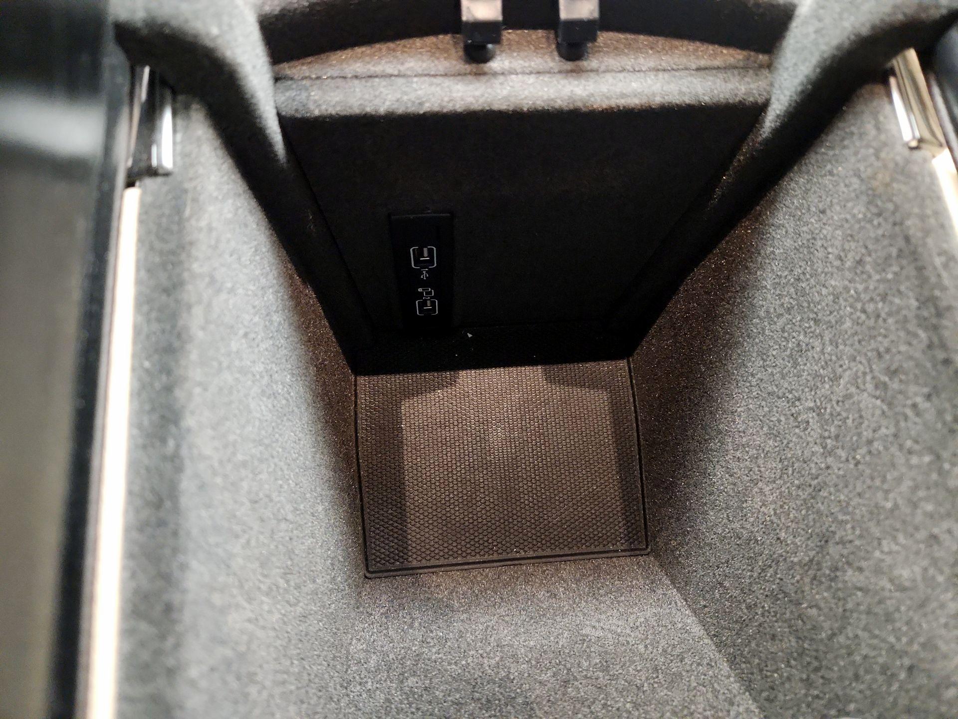 Thumbnail: 2018 Mercedes-Benz GLE - 18