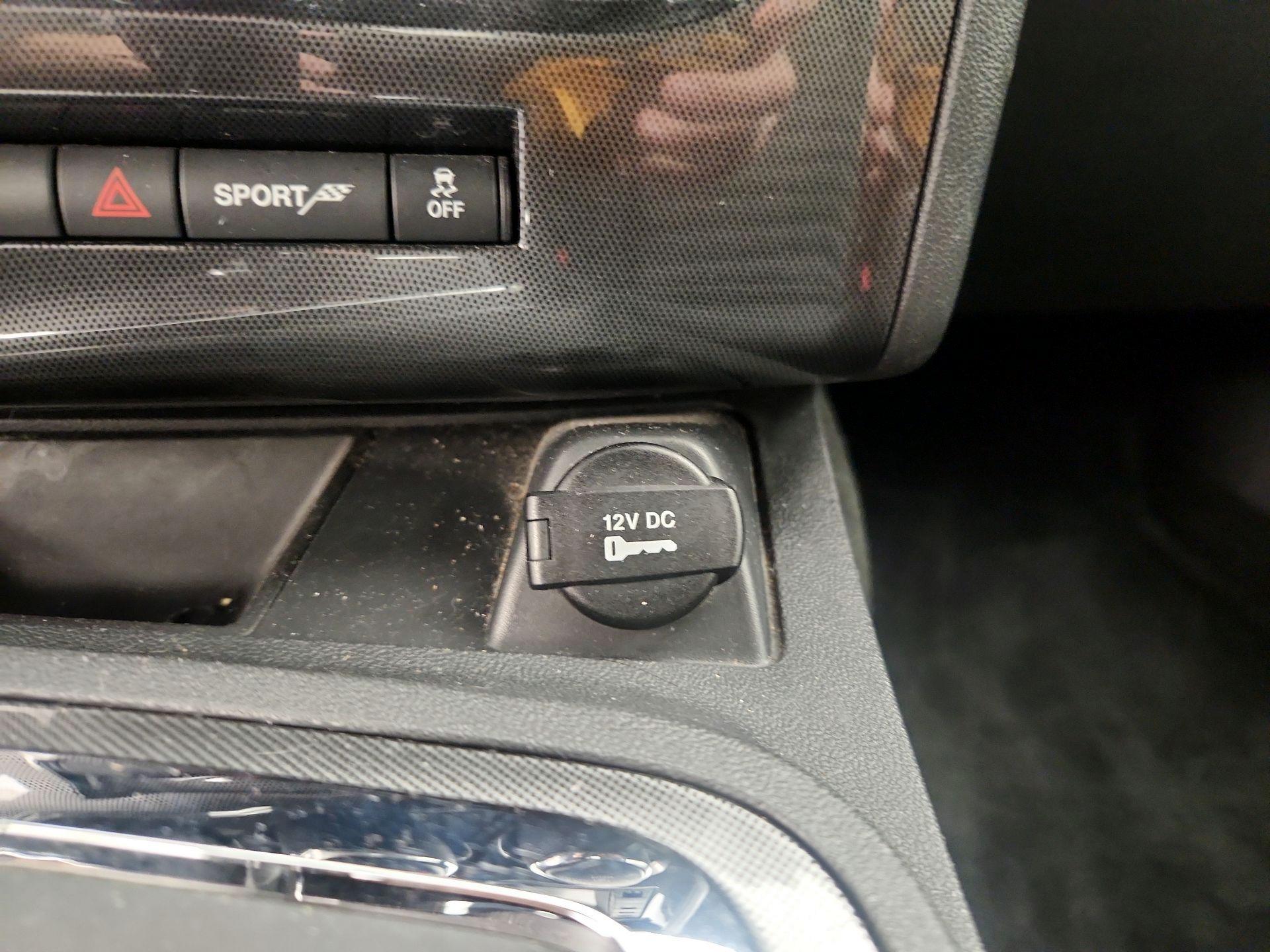 Thumbnail: 2014 Dodge Challenger - 17