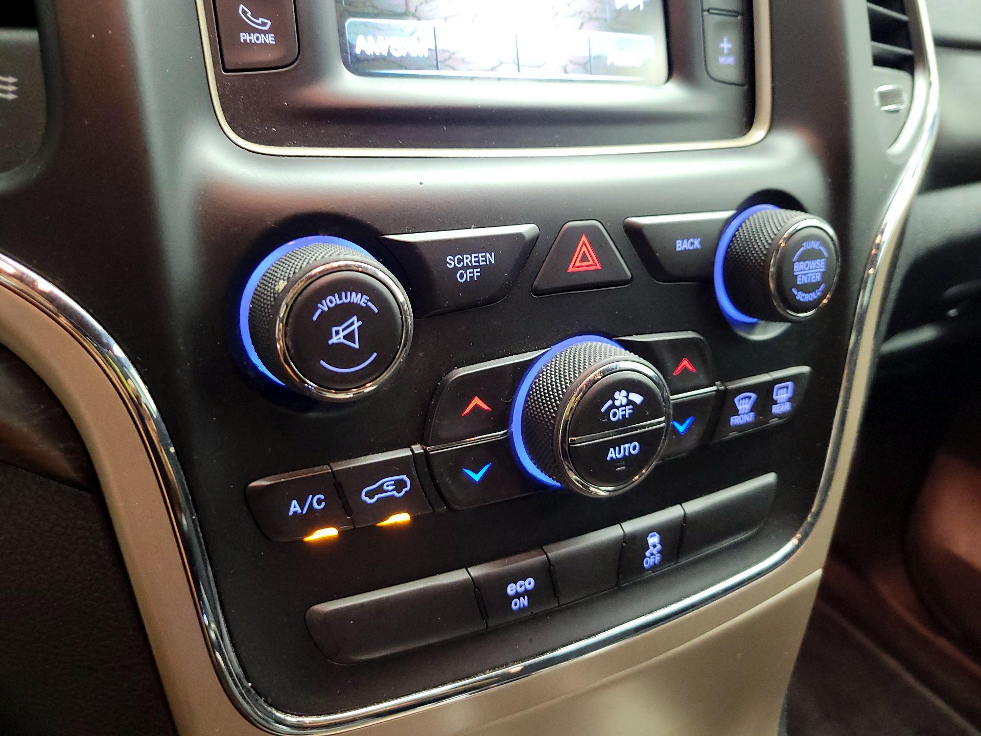 Thumbnail: 2015 Jeep Grand Cherokee - 15