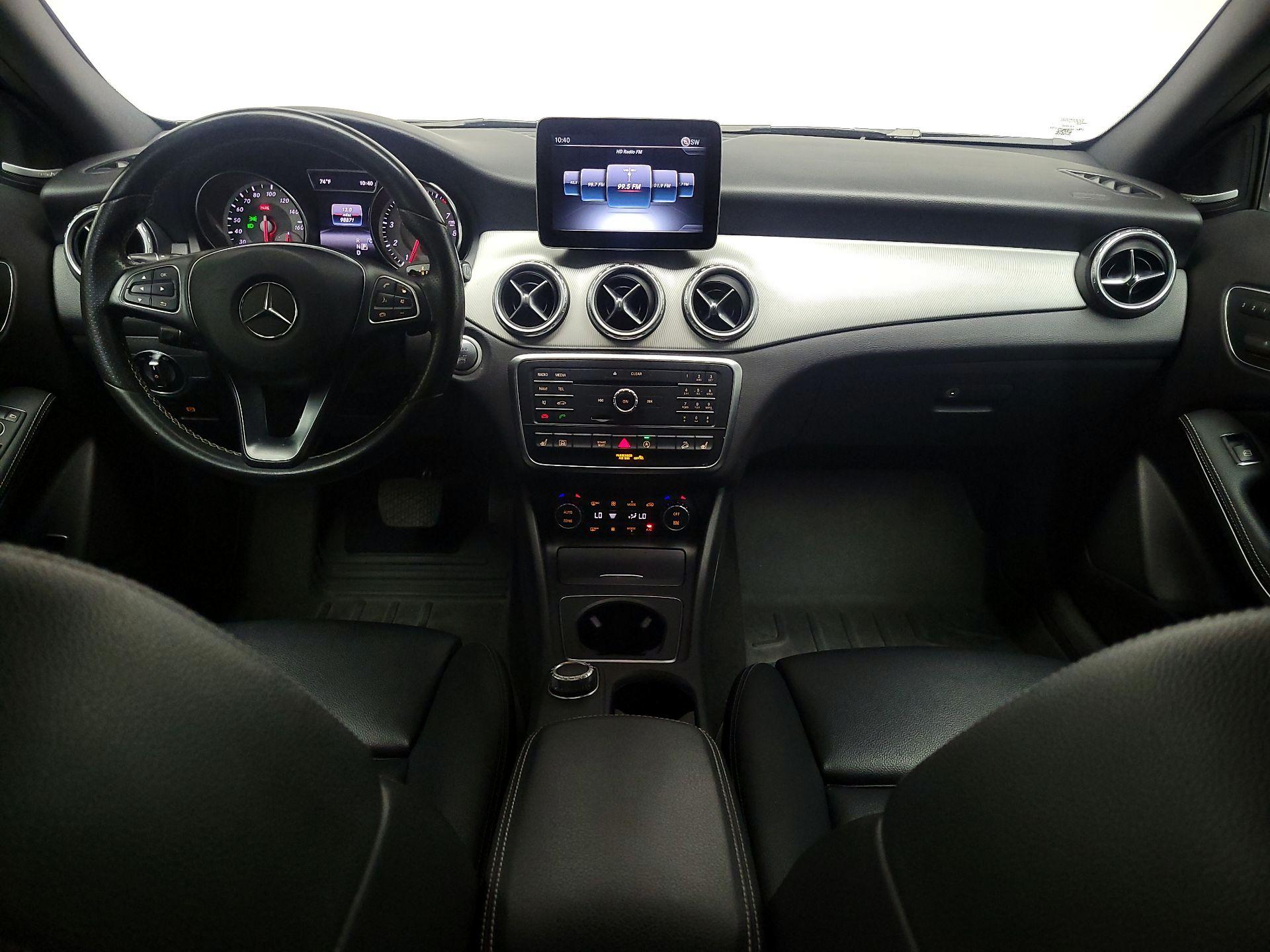 Thumbnail: 2017 Mercedes-Benz GLA - 9