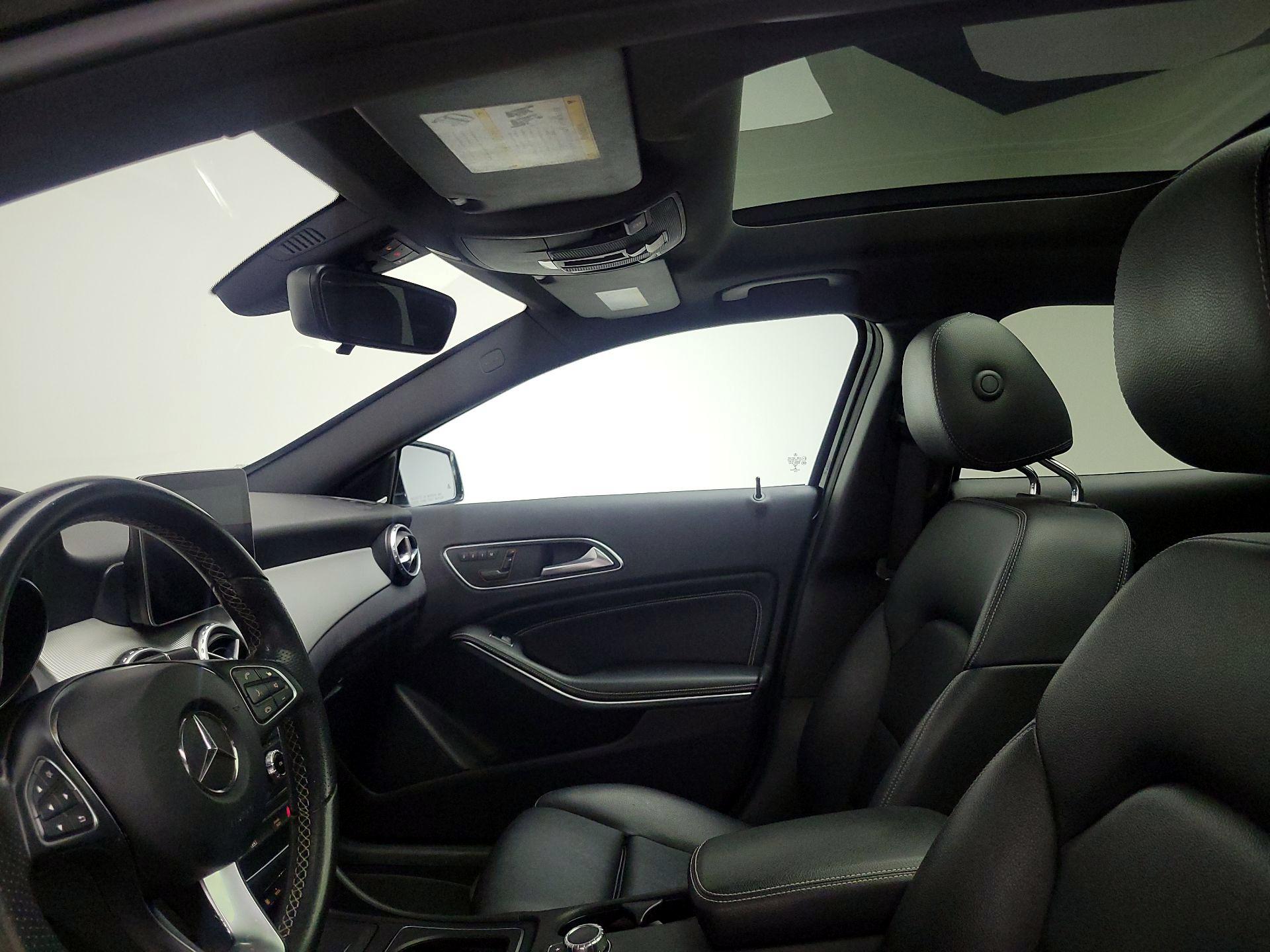 Thumbnail: 2017 Mercedes-Benz GLA - 20
