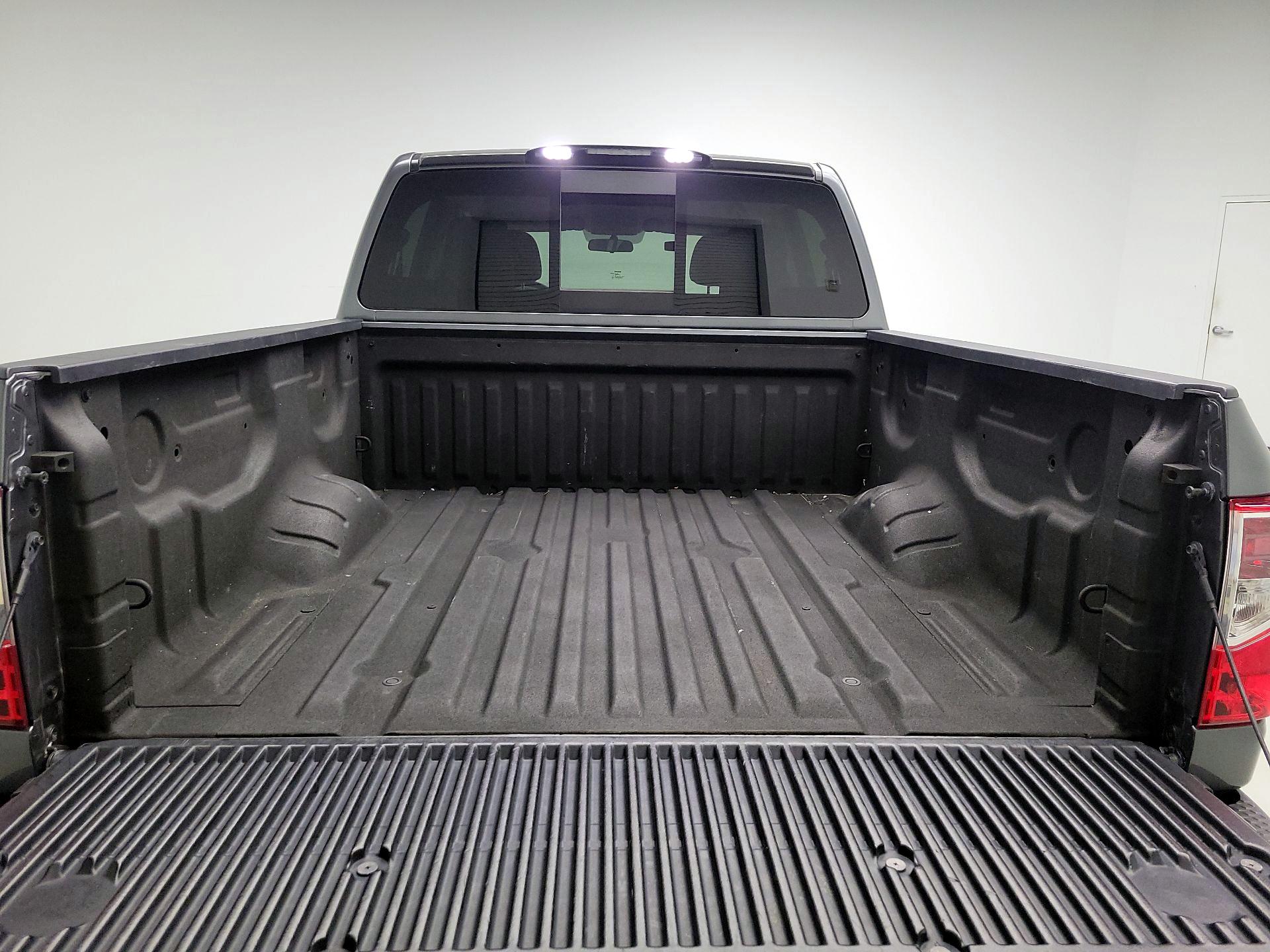 Thumbnail: 2017 Nissan Titan - 19