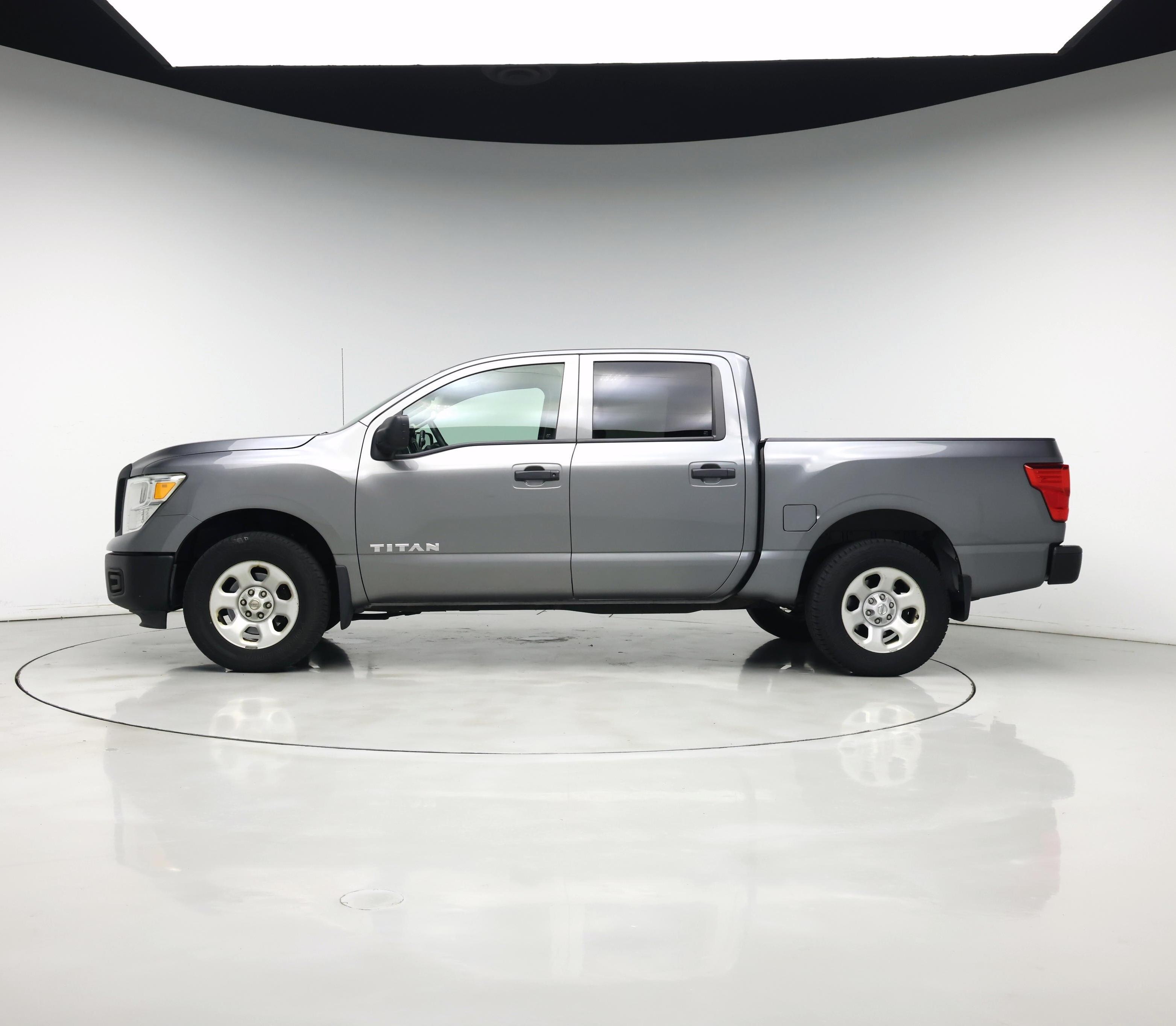 Thumbnail: 2017 Nissan Titan - 3