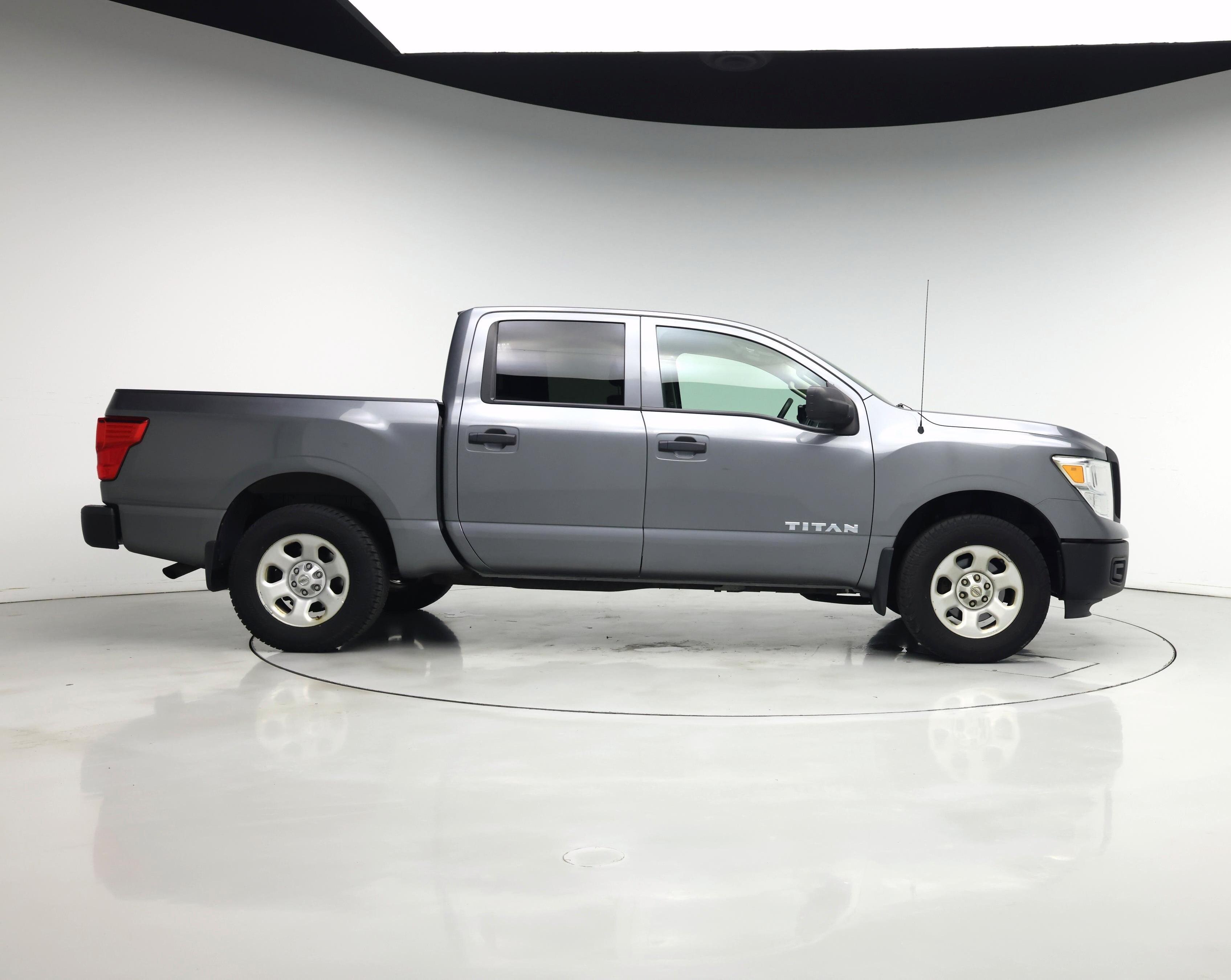 Thumbnail: 2017 Nissan Titan - 7