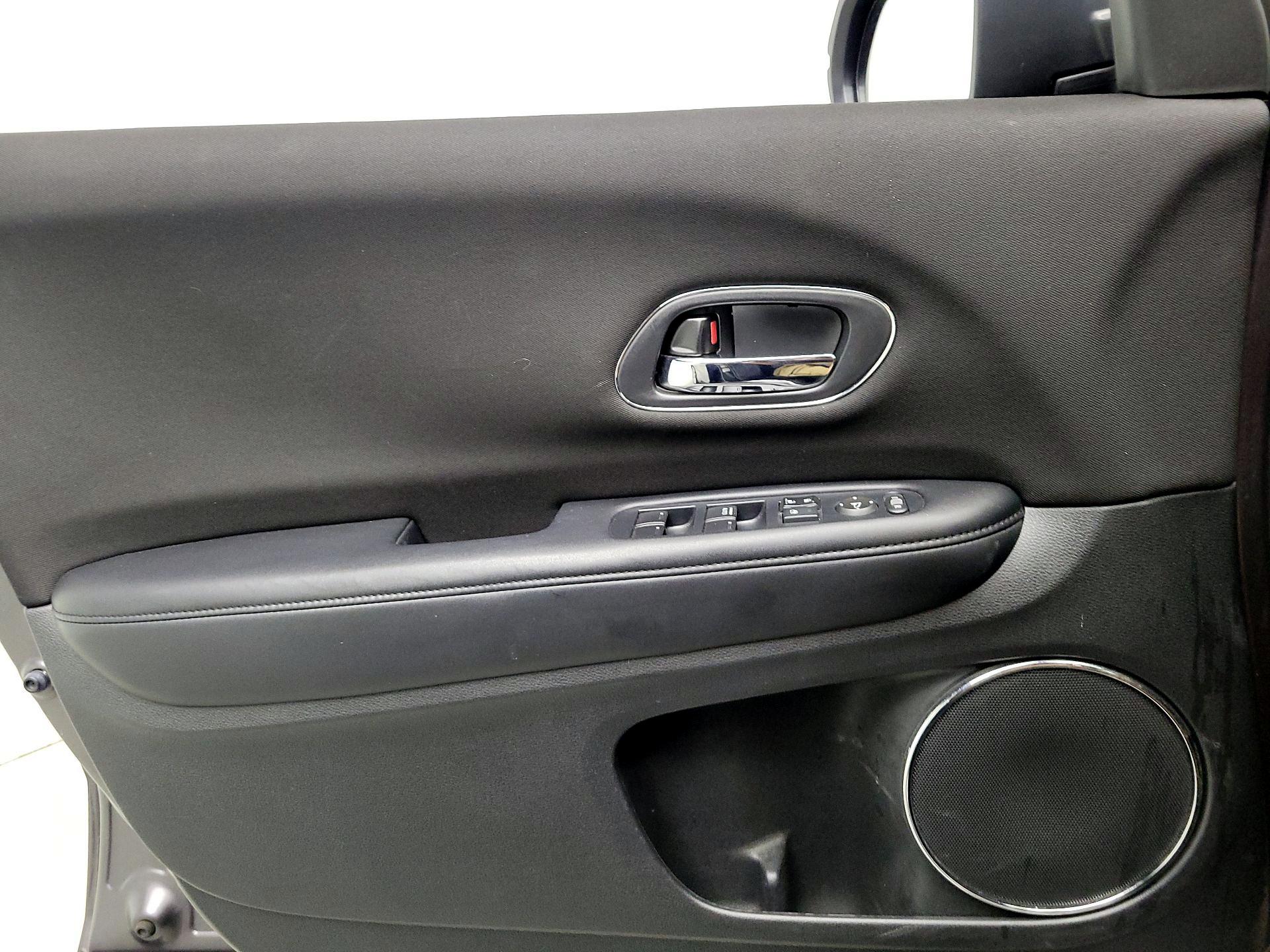 Thumbnail: 2016 Honda HR-V - 12