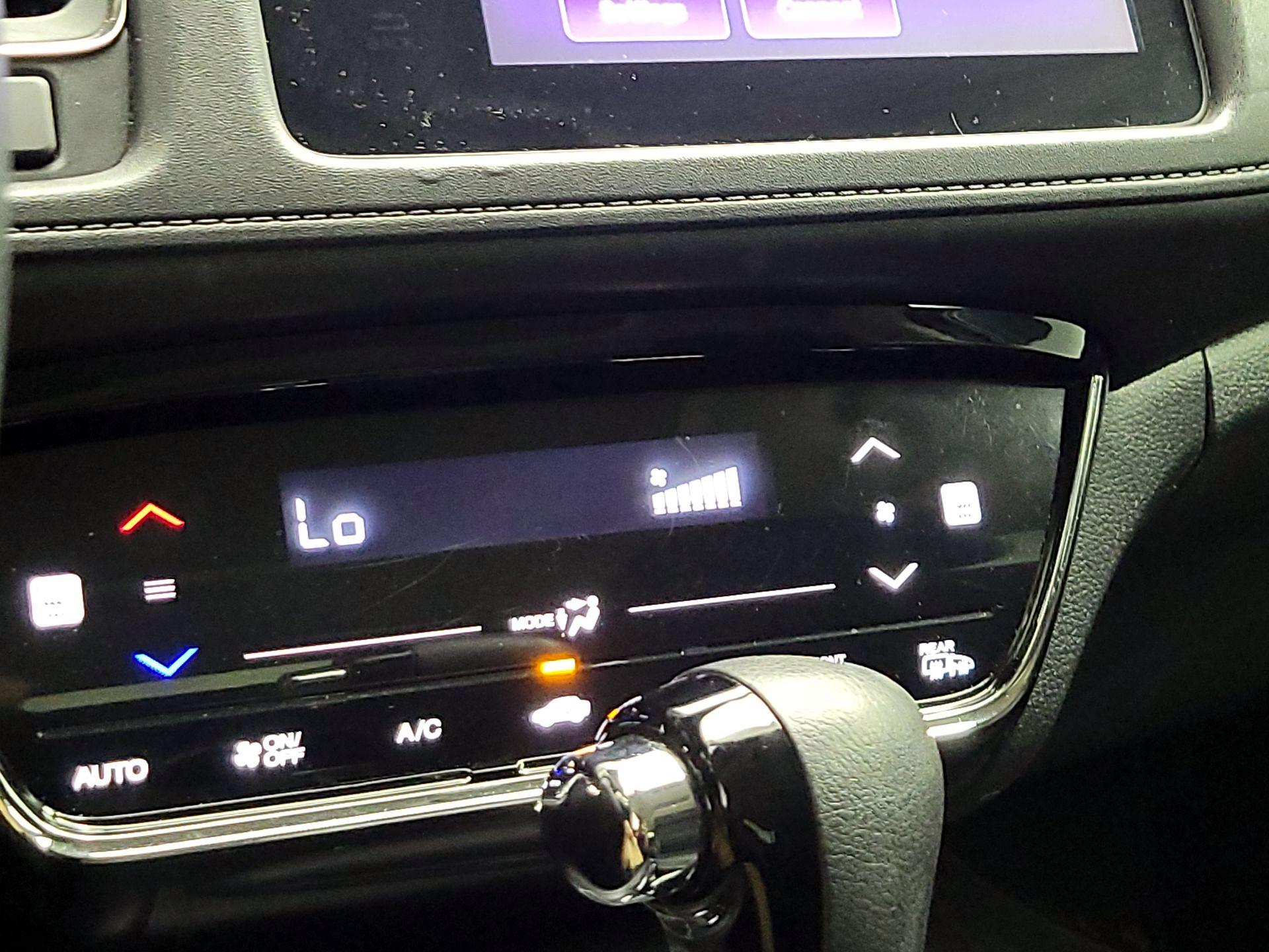 Thumbnail: 2016 Honda HR-V - 16