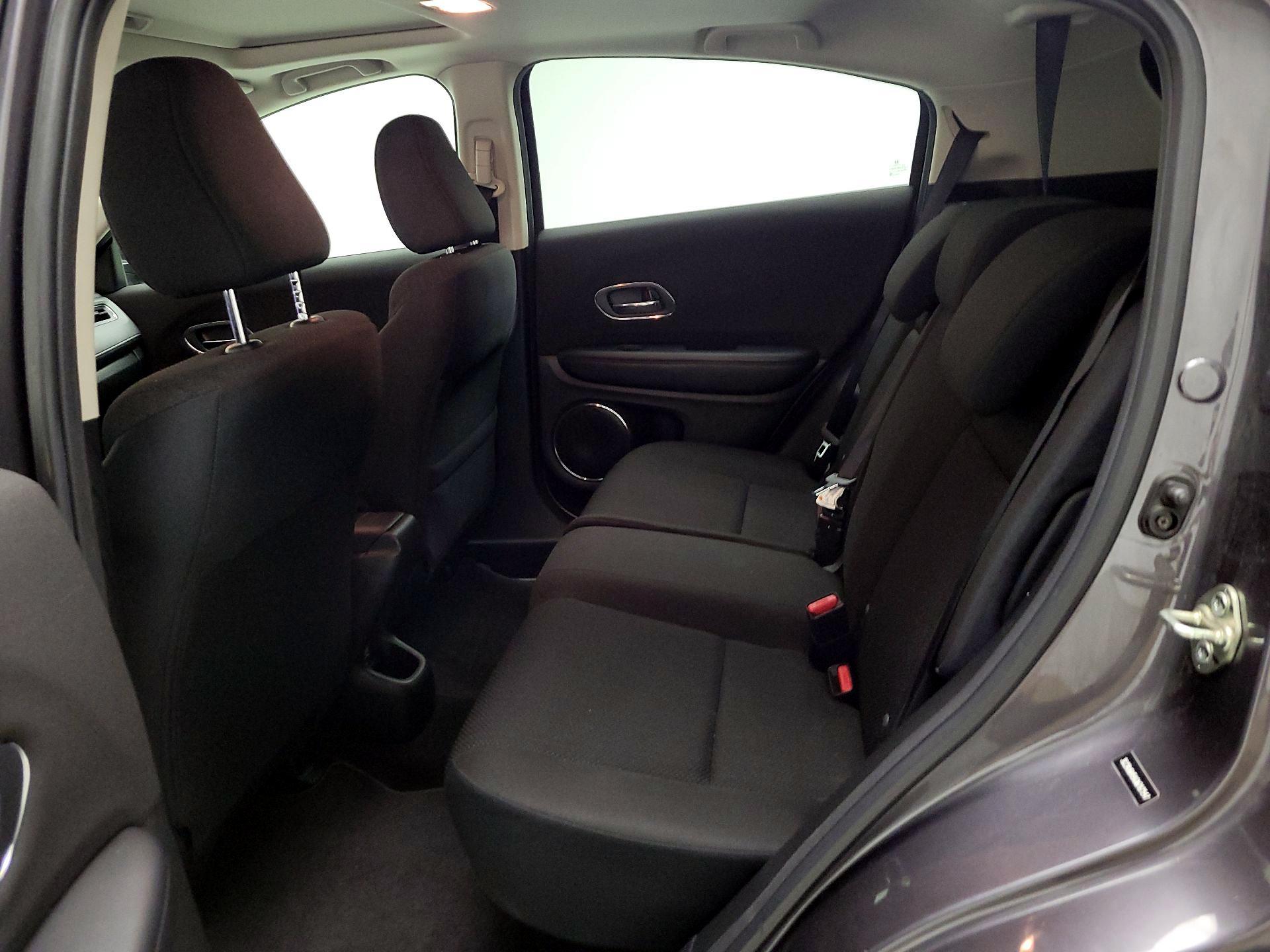 Thumbnail: 2016 Honda HR-V - 18